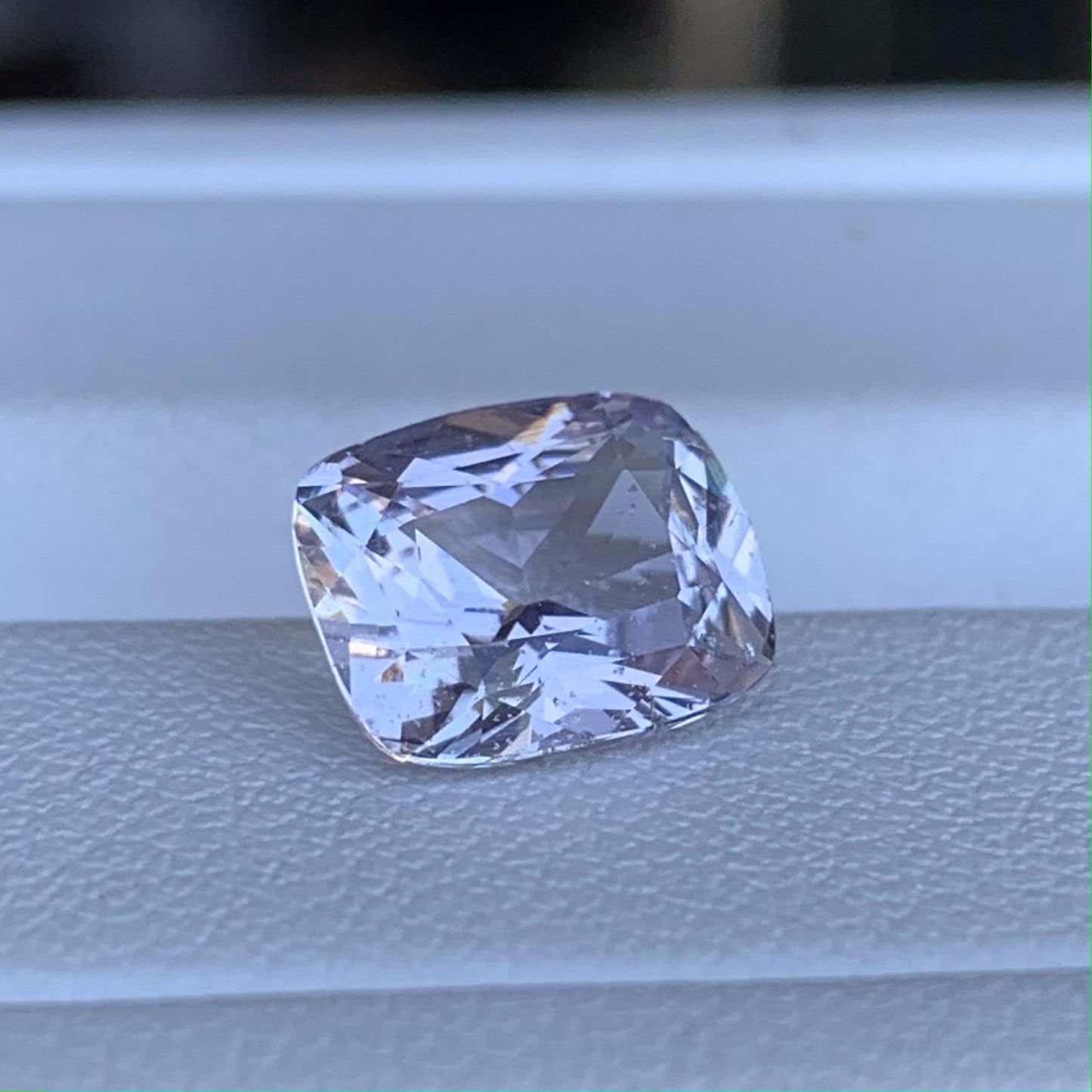 Lavender Sapphire 2.42ct - (UH) - Baza Boutique