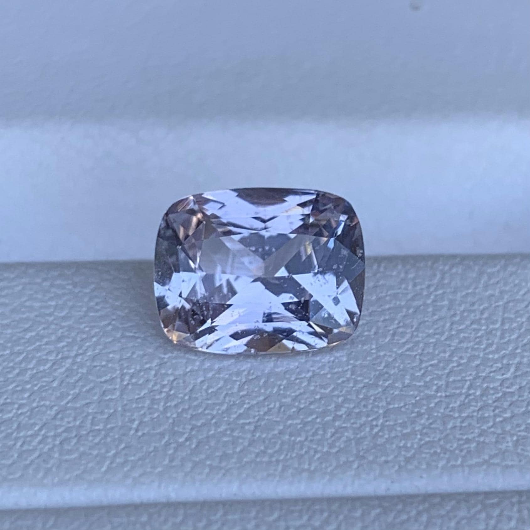Lavender Sapphire 2.42ct - (UH) - Baza Boutique