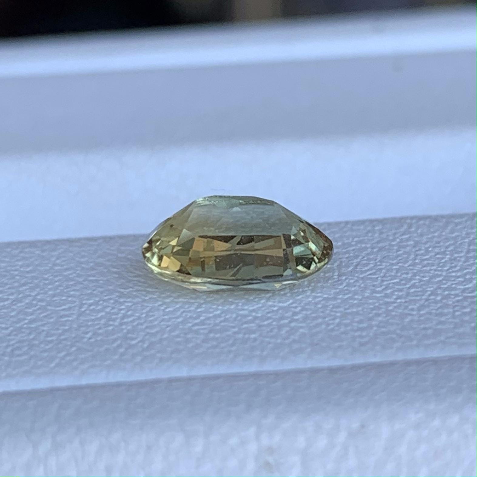 Natural Yellow Sapphire 1.51ct - (UH) - Baza Boutique