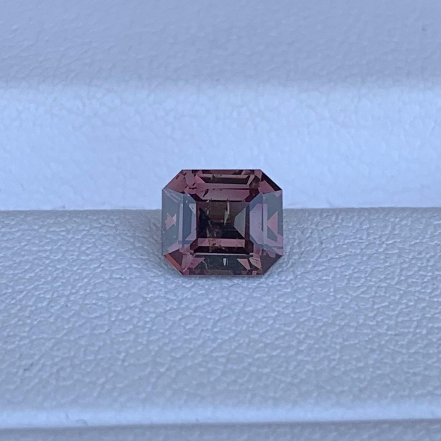 Natural Whiskey Sapphire 1.09ct - (UH) - Baza Boutique