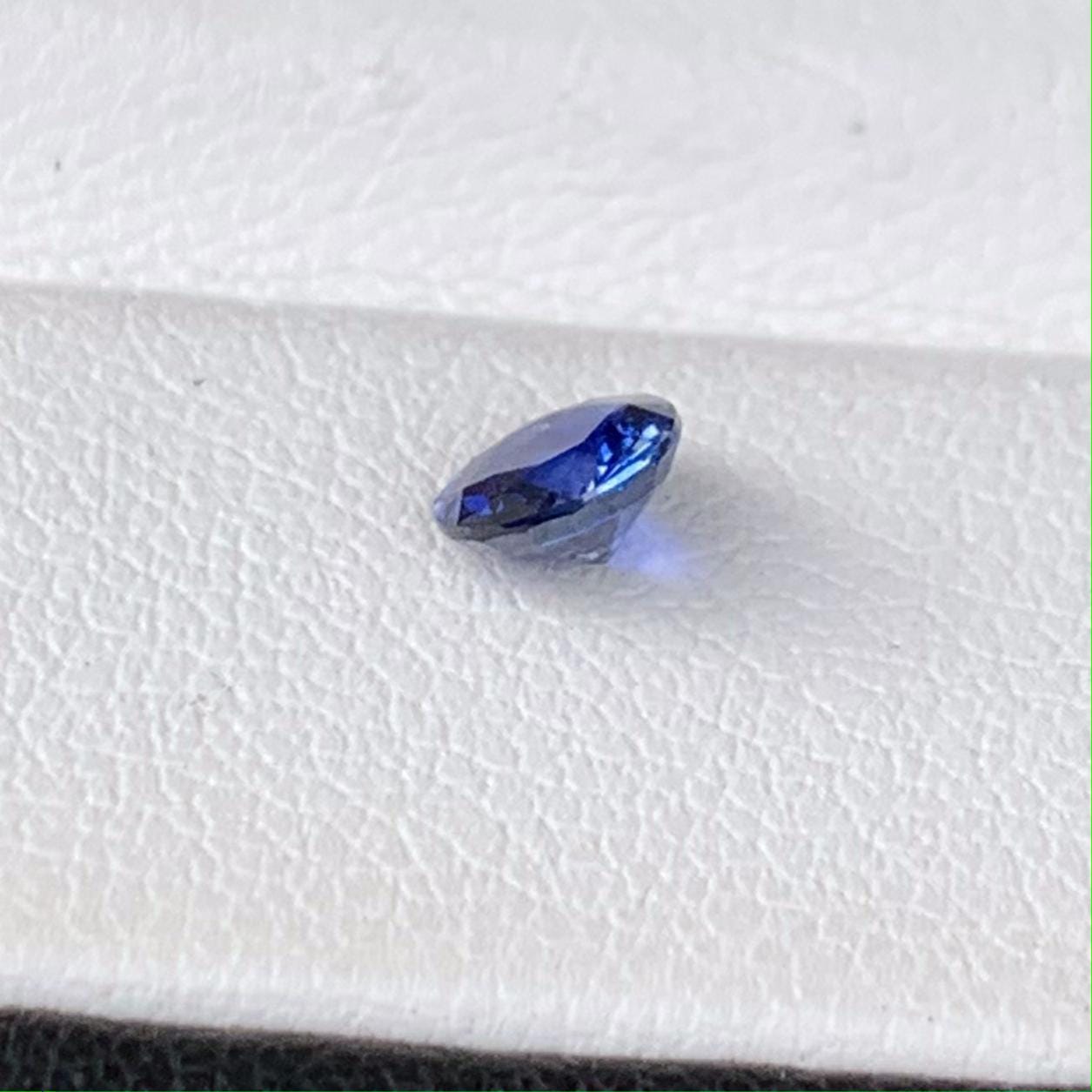 Oval Cut Royal Blue Sapphire 0.48ct (H) - Baza Boutique