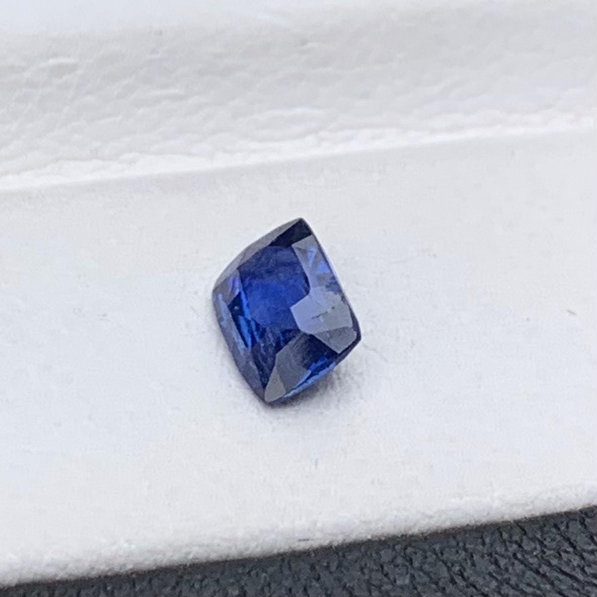 Natural Royal Blue Sapphire 0.94ct - (H) - Baza Boutique