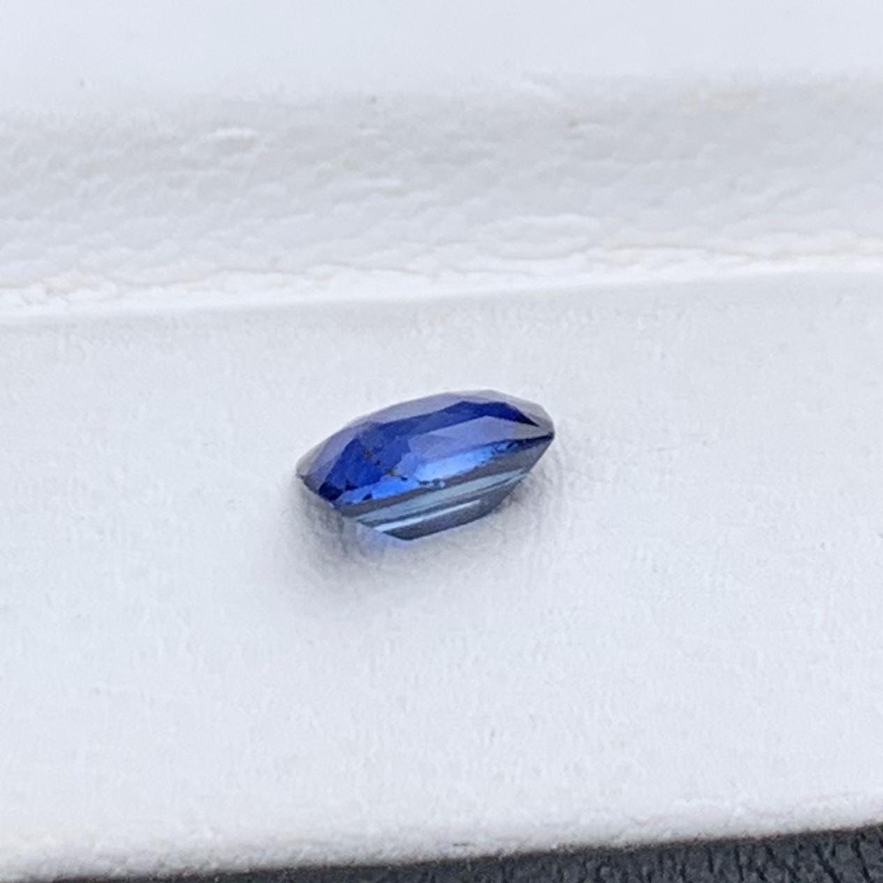 Natural Royal Blue Sapphire 0.94ct - (H) - Baza Boutique