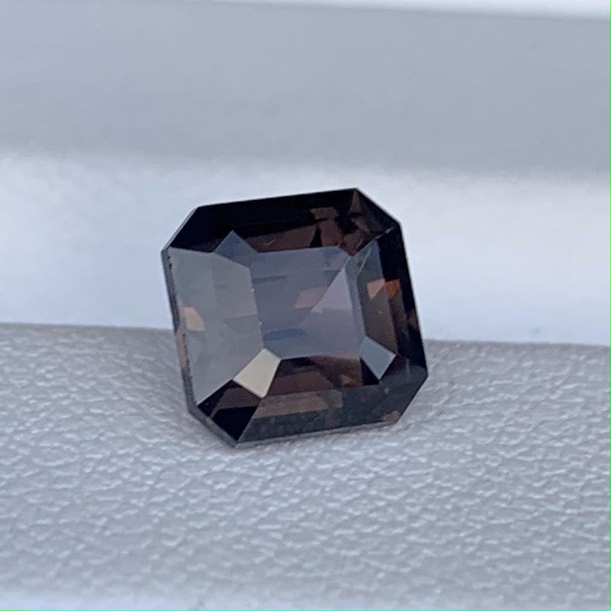 Natural Whiskey Spinel 2.19ct - (UH) - Baza Boutique