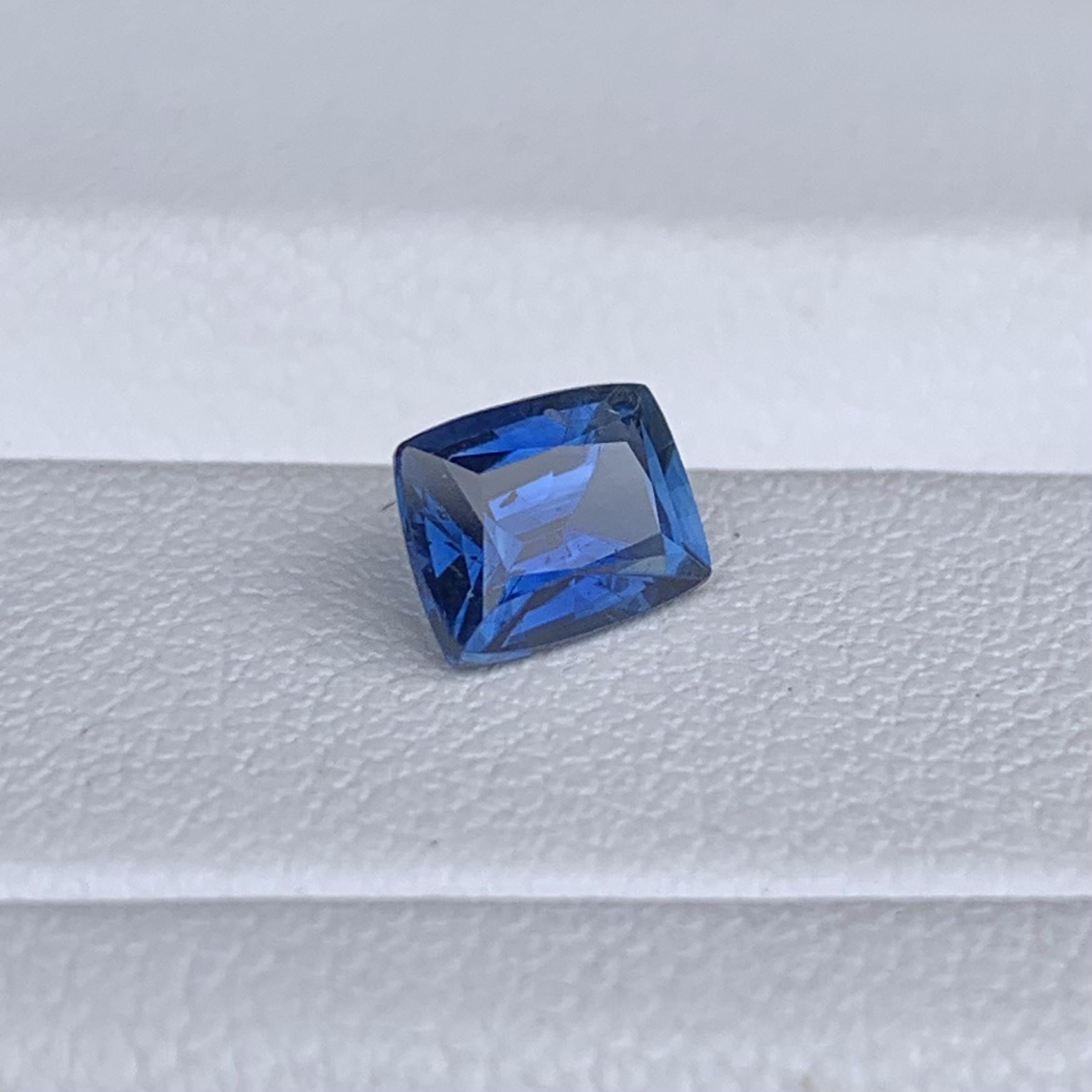 Natural Blue Sapphire 1.08Cts - Baza Boutique