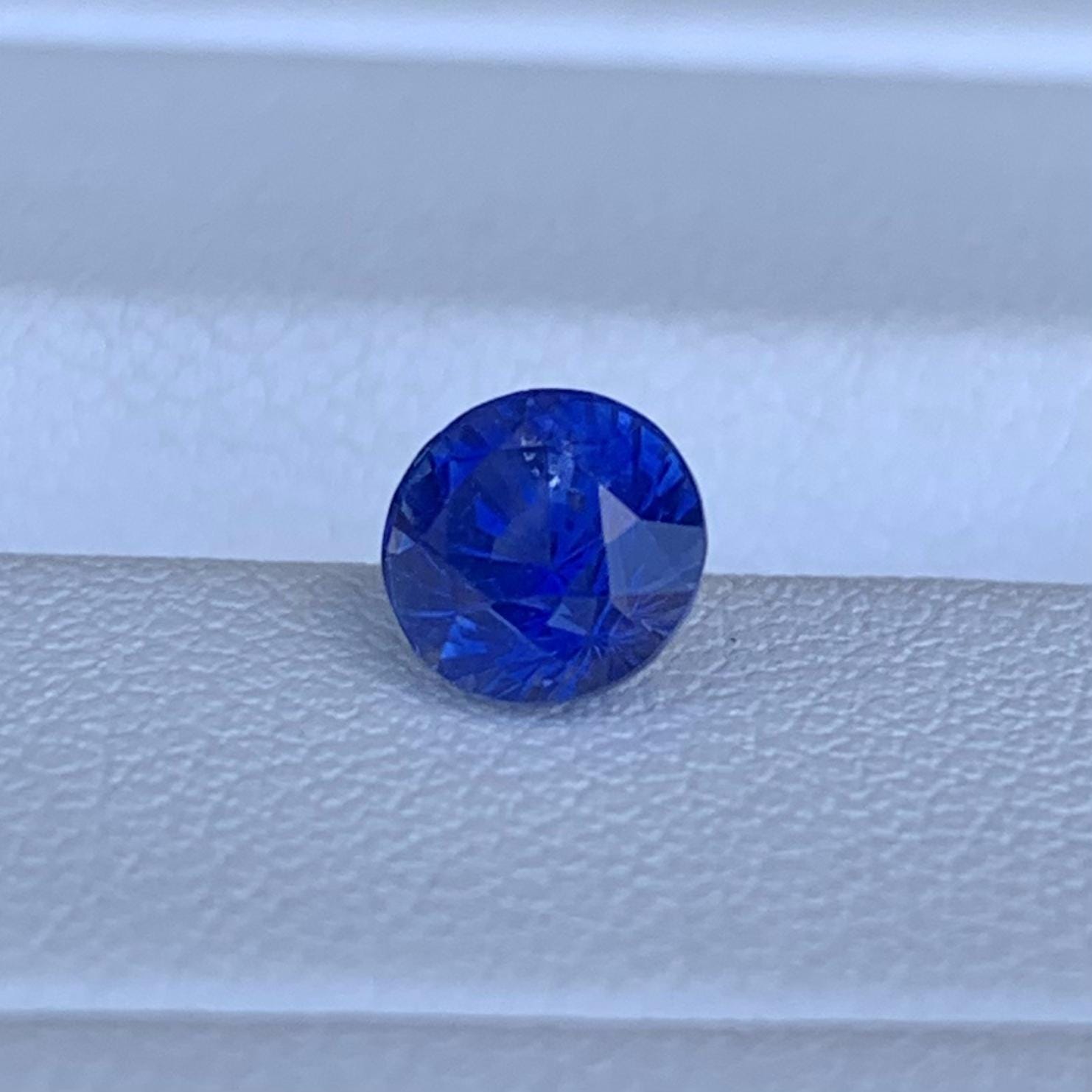 Natural Royal Blue Sapphire 1.09ct - (H) - Baza Boutique
