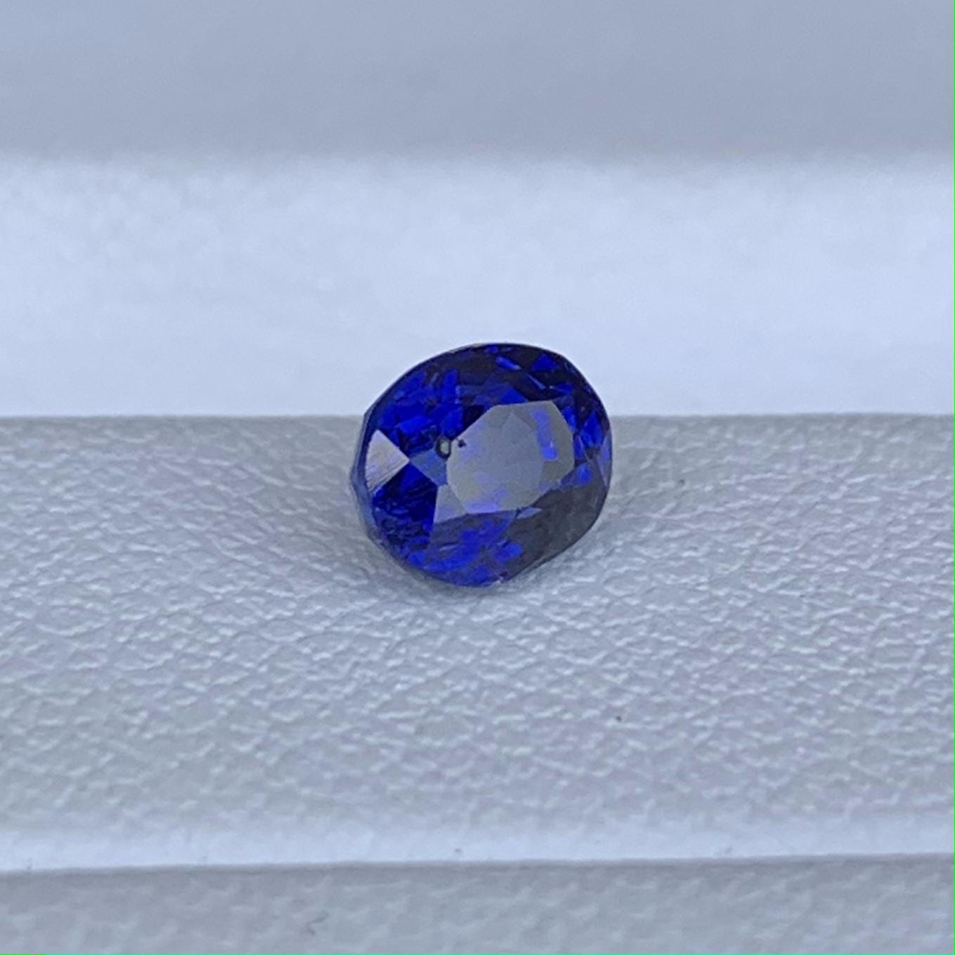 Natural Blue Sapphire 0.79ct - (H) - Baza Boutique