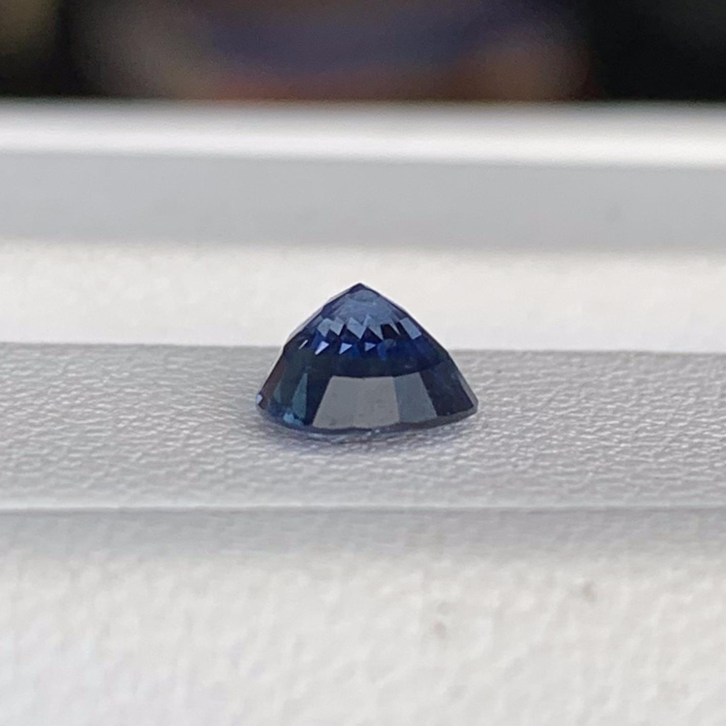 Natural Royal Blue Sapphire 1.08ct - (H) - Baza Boutique