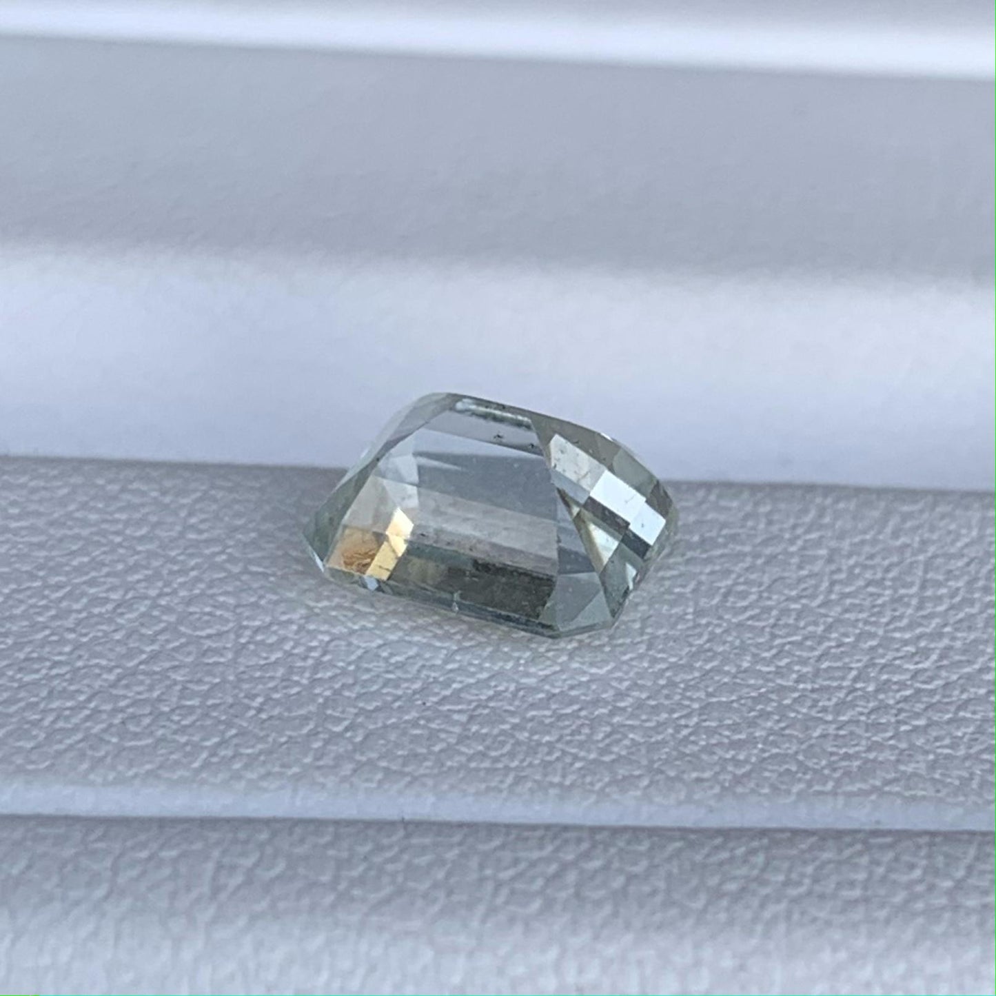 Natural Ceylon White Sapphire 2.60ct - (N) - Baza Boutique