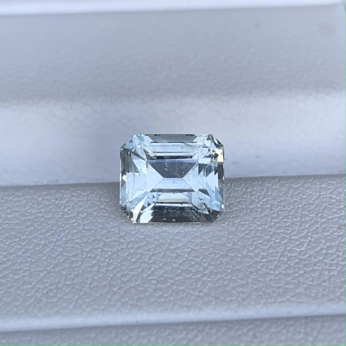 Natural Ceylon White Sapphire 2.60ct - (N) - Baza Boutique