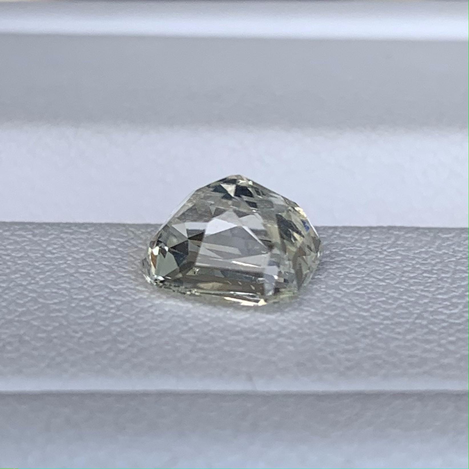 Natural Bi Color White Sapphire 2.08ct - (N) - Baza Boutique