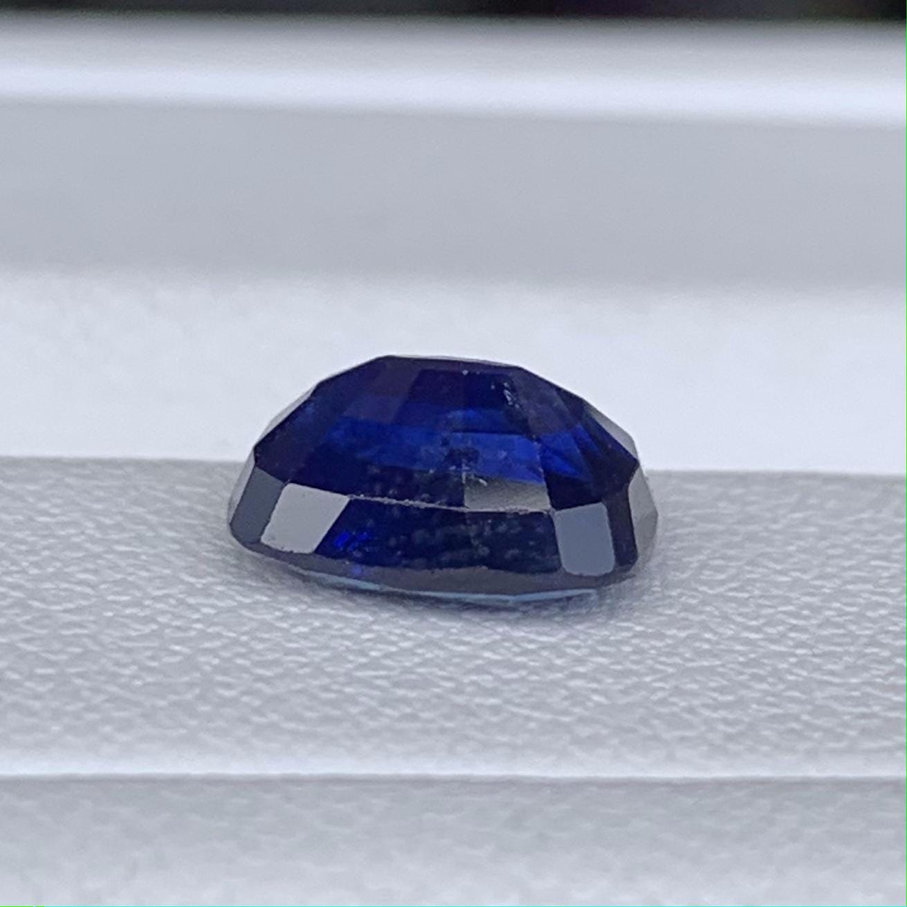 Natural Blue Sapphire 2.20ct - (H) - Baza Boutique