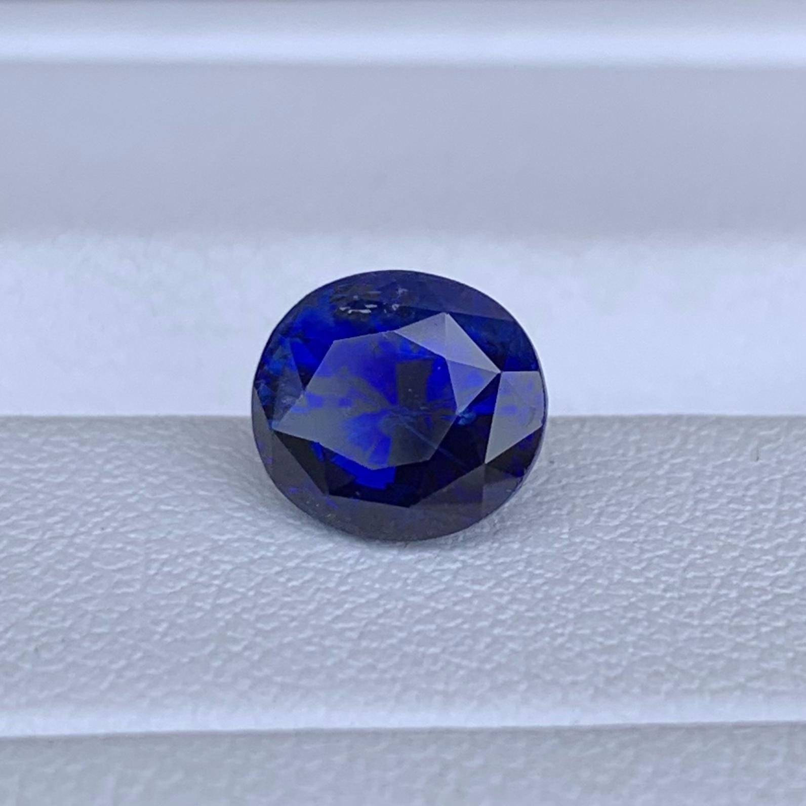 Natural Royal Blue Sapphire 2.44ct - (H) - Baza Boutique