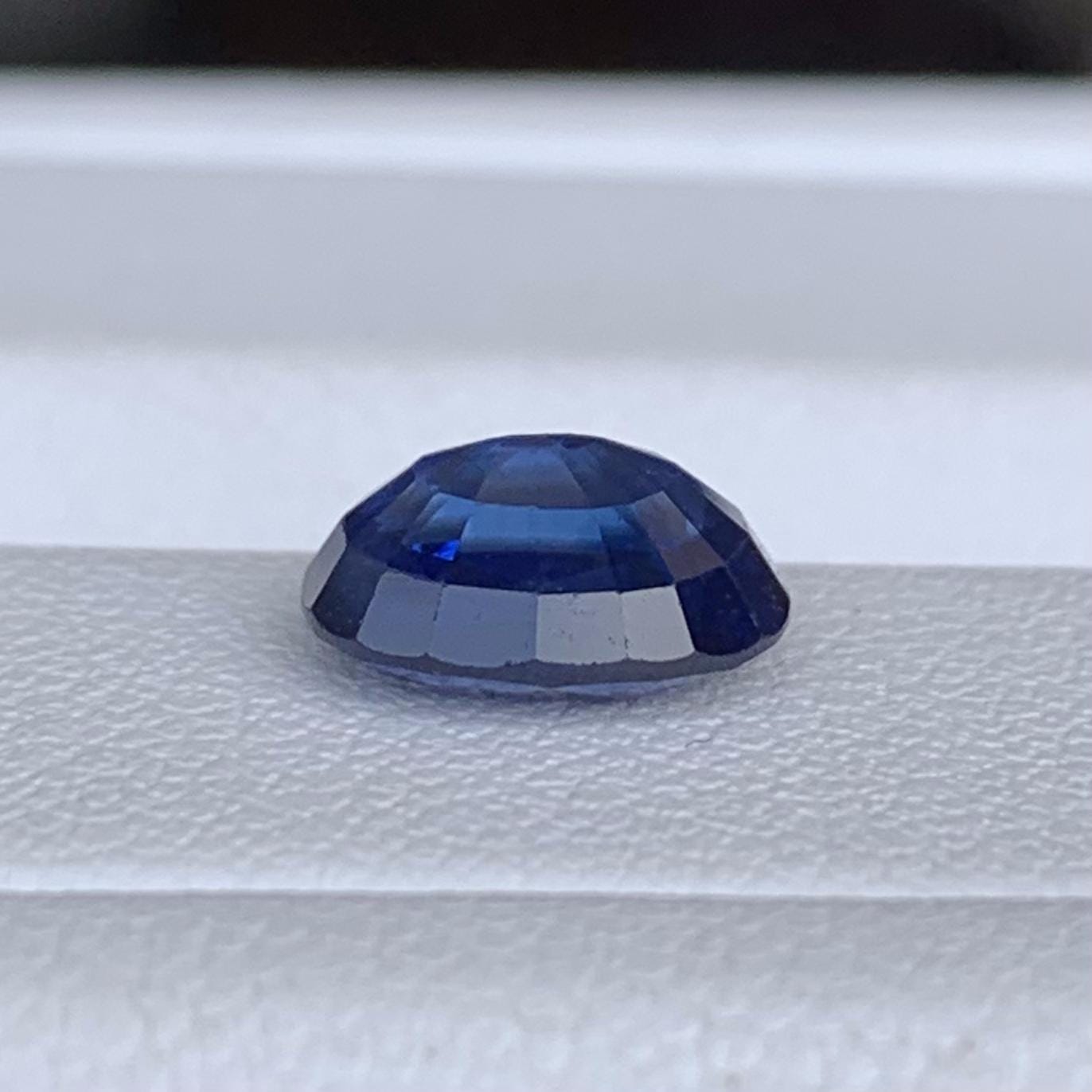Ceylon Royal Blue Sapphire 1.57ct - (H) - Baza Boutique