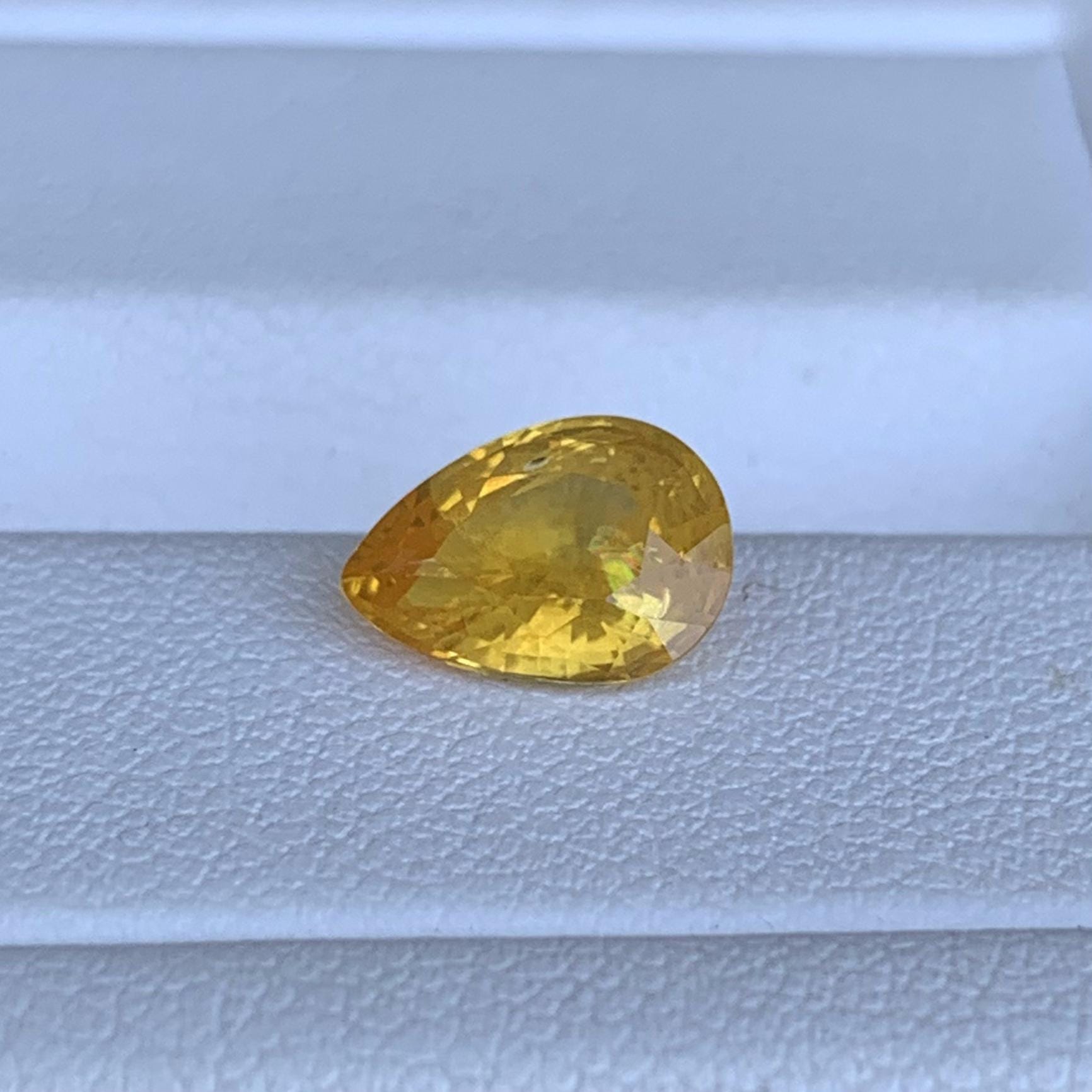 Yellow Sapphire 1.72ct - (H) - Baza Boutique