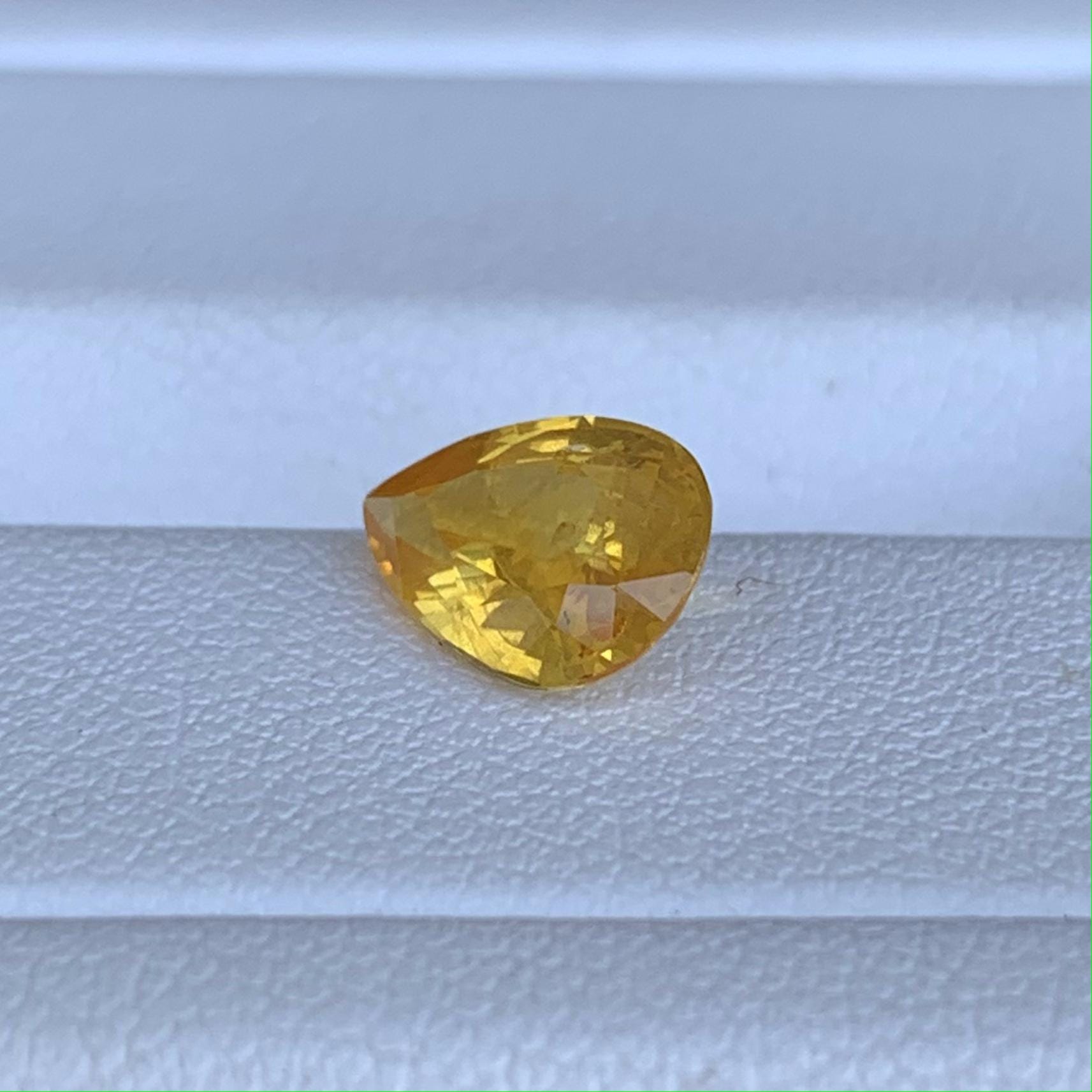 Yellow Sapphire 1.72ct - (H) - Baza Boutique