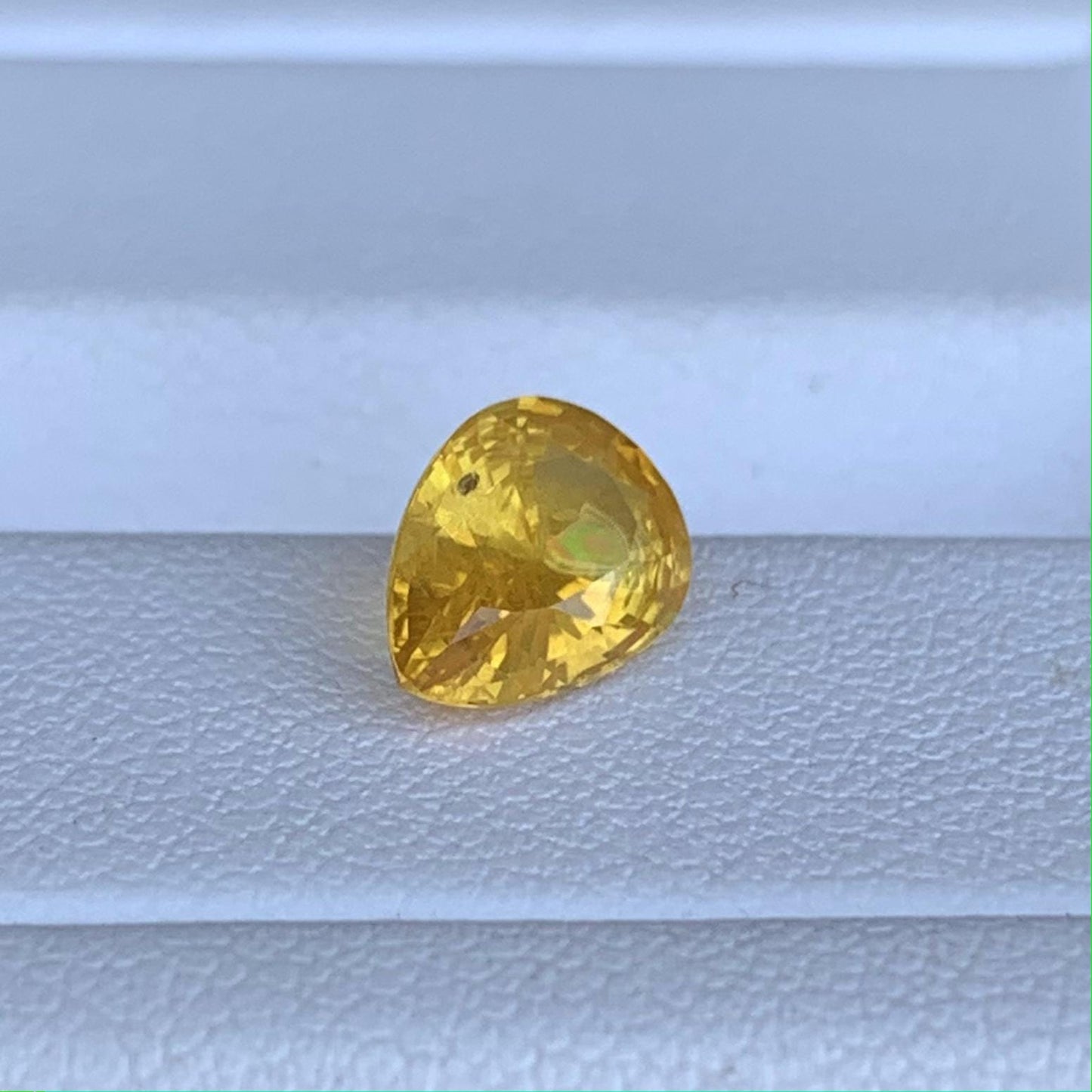 Yellow Sapphire 1.72ct - (H) - Baza Boutique