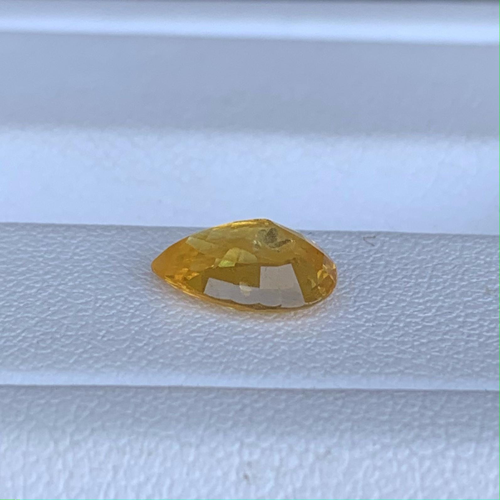 Yellow Sapphire 1.72ct - (H) - Baza Boutique