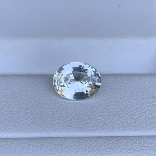 White Sapphire 1.90ct - (UH)