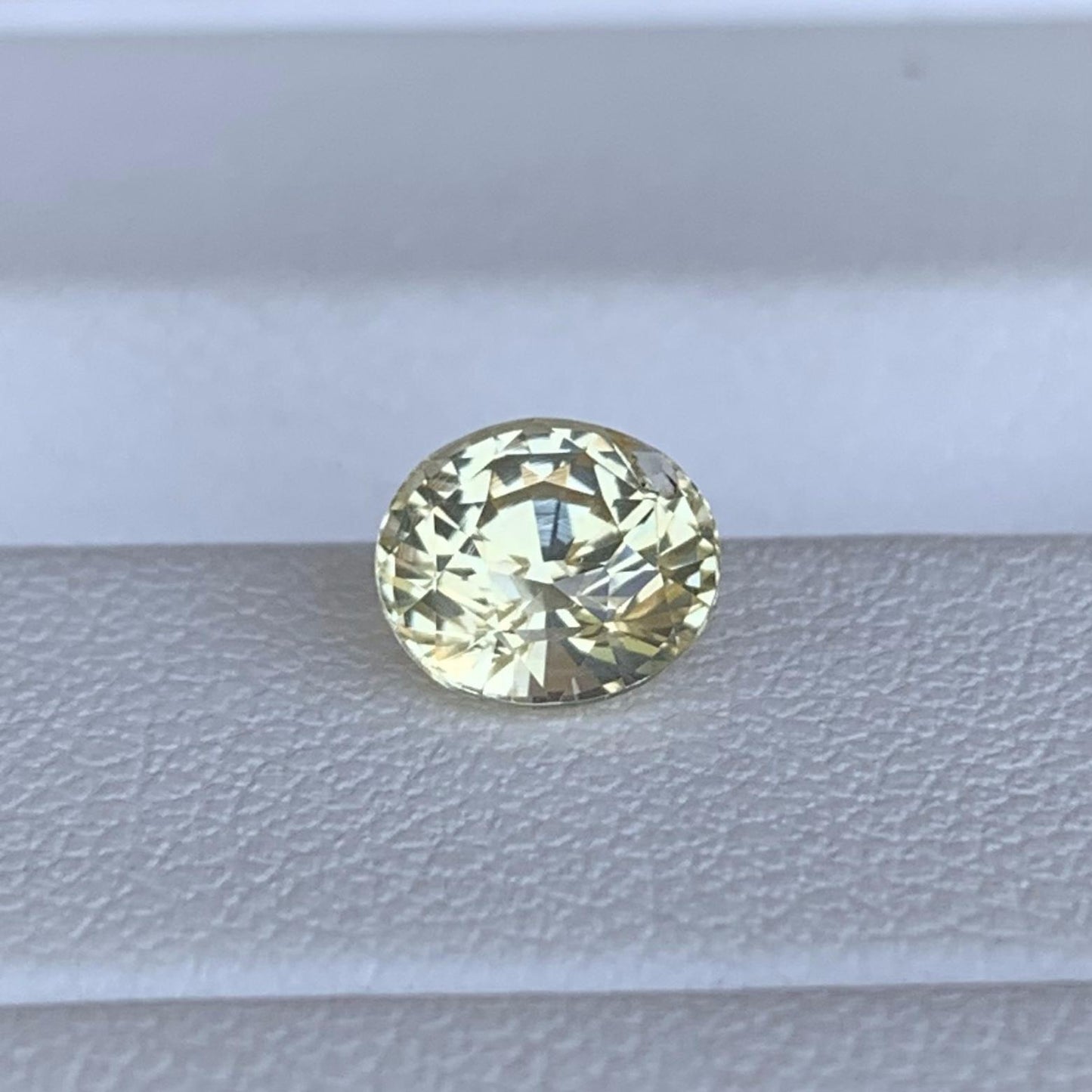 Natural Yellow Sapphire 1.30ct - (UH) - Baza Boutique
