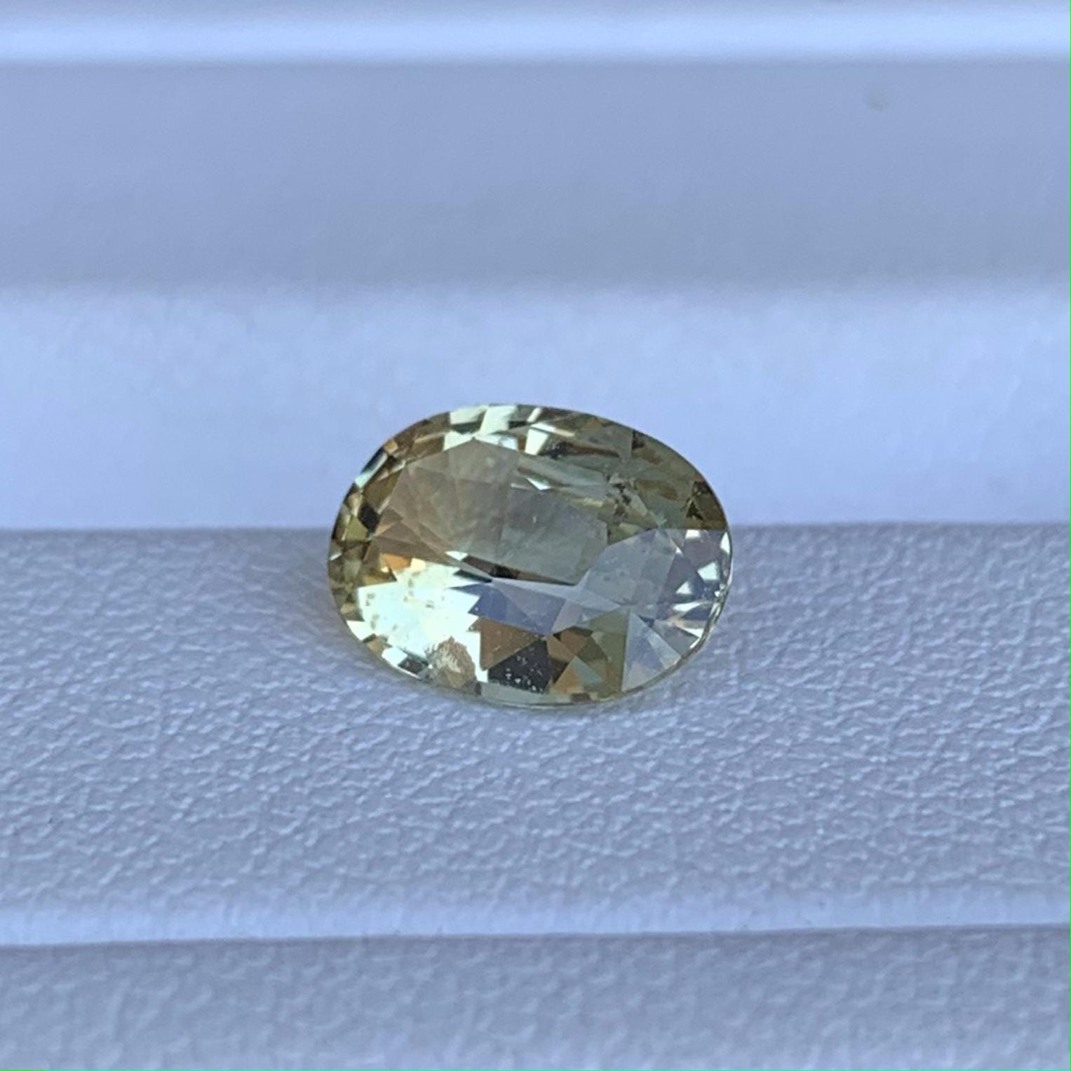 Natural Yellow Sapphire 1.51ct - (UH) - Baza Boutique