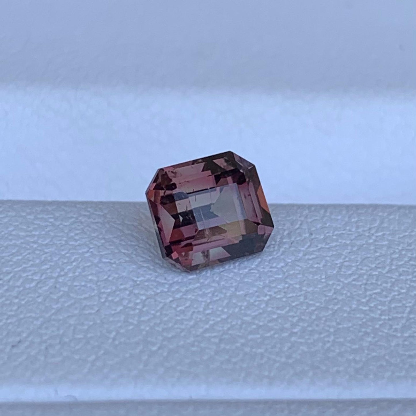 Natural Whiskey Sapphire 1.09ct - (UH) - Baza Boutique