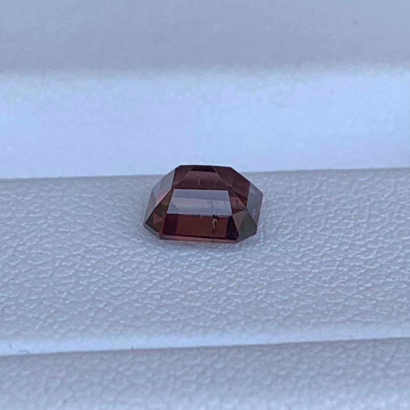 Natural Whiskey Sapphire 1.09ct - (UH) - Baza Boutique
