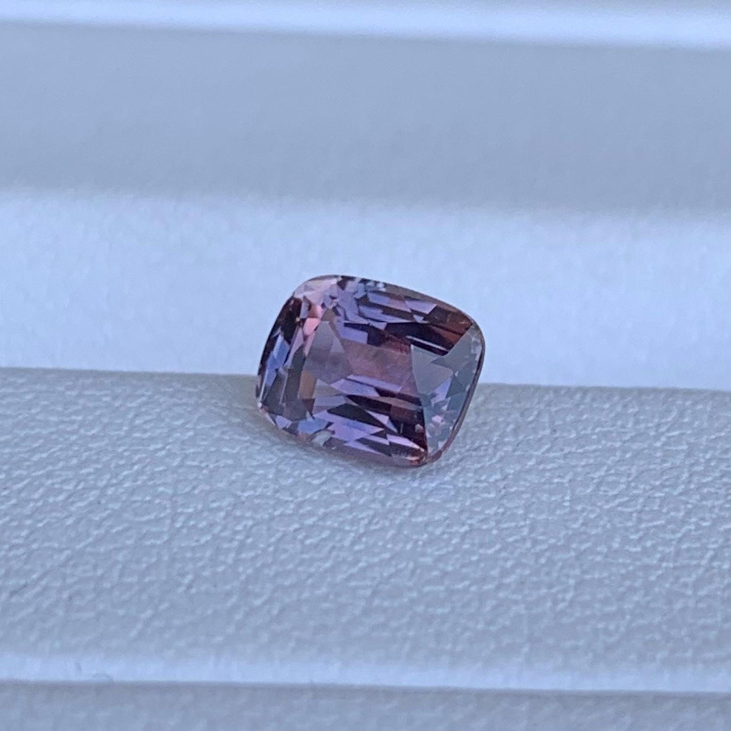 Multi-color Sapphire 1.15ct - (UH) - Baza Boutique