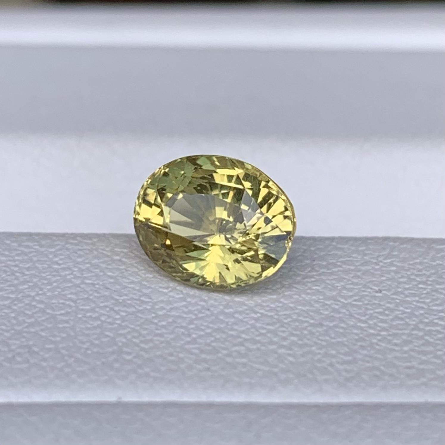 Rare Chrysoberyl 1.69ct - (UH) - Baza Boutique