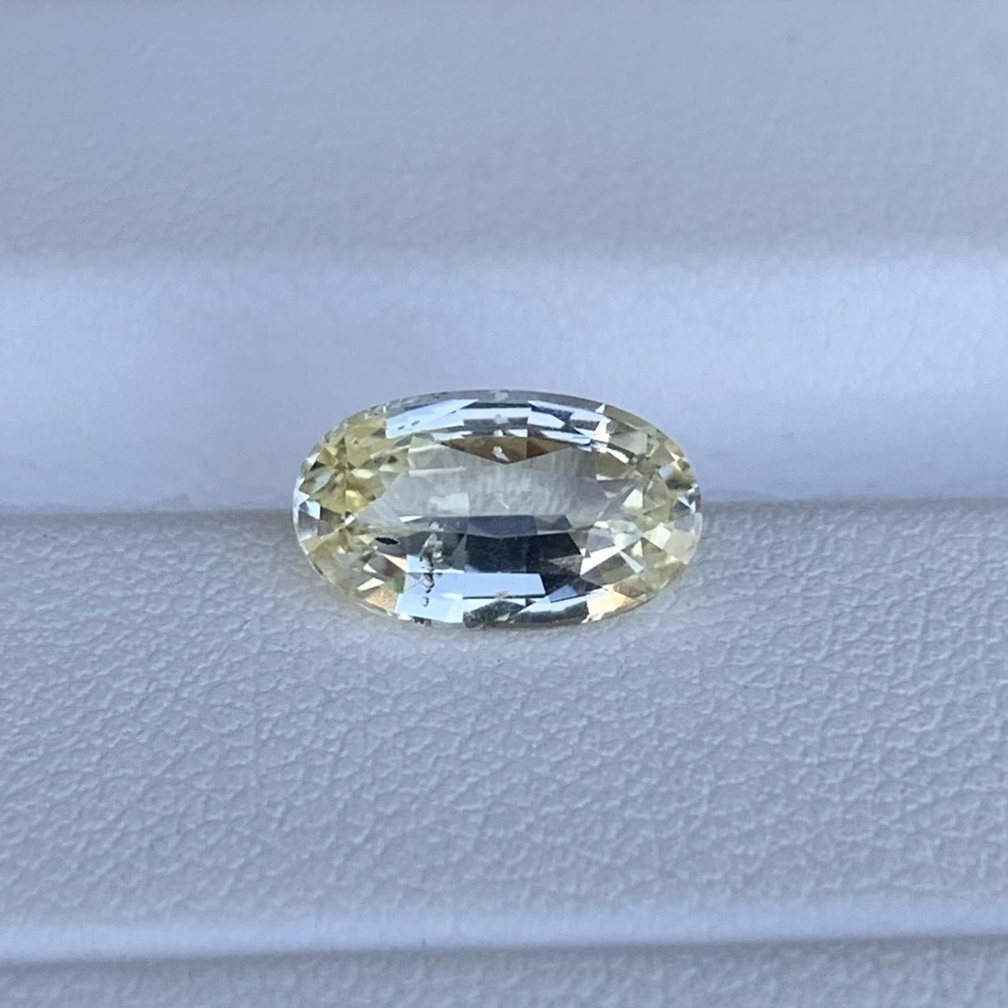 Natural Tiffany Yellow Sapphire 2.22ct - (UH) - Baza Boutique
