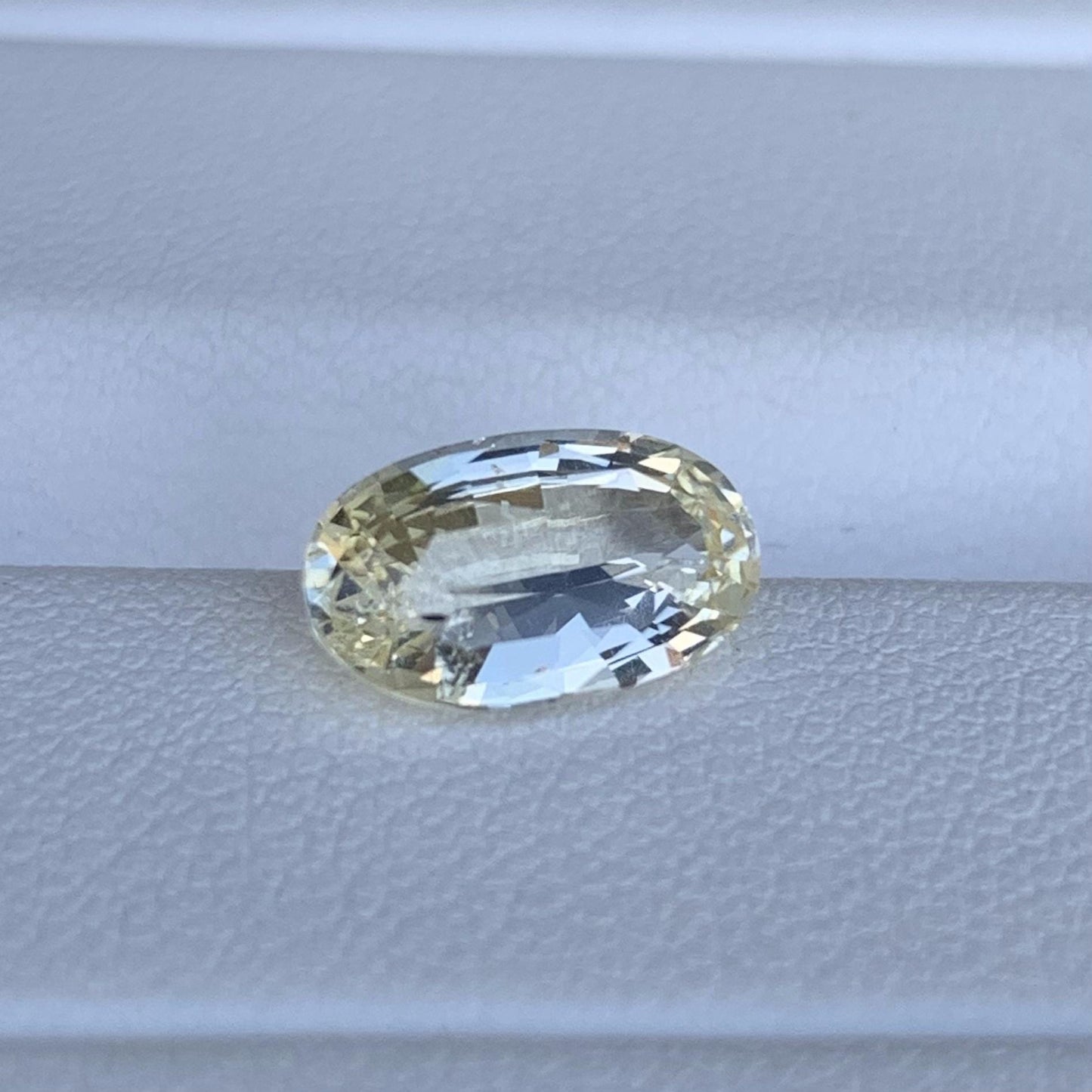Natural Tiffany Yellow Sapphire 2.22ct - (UH) - Baza Boutique