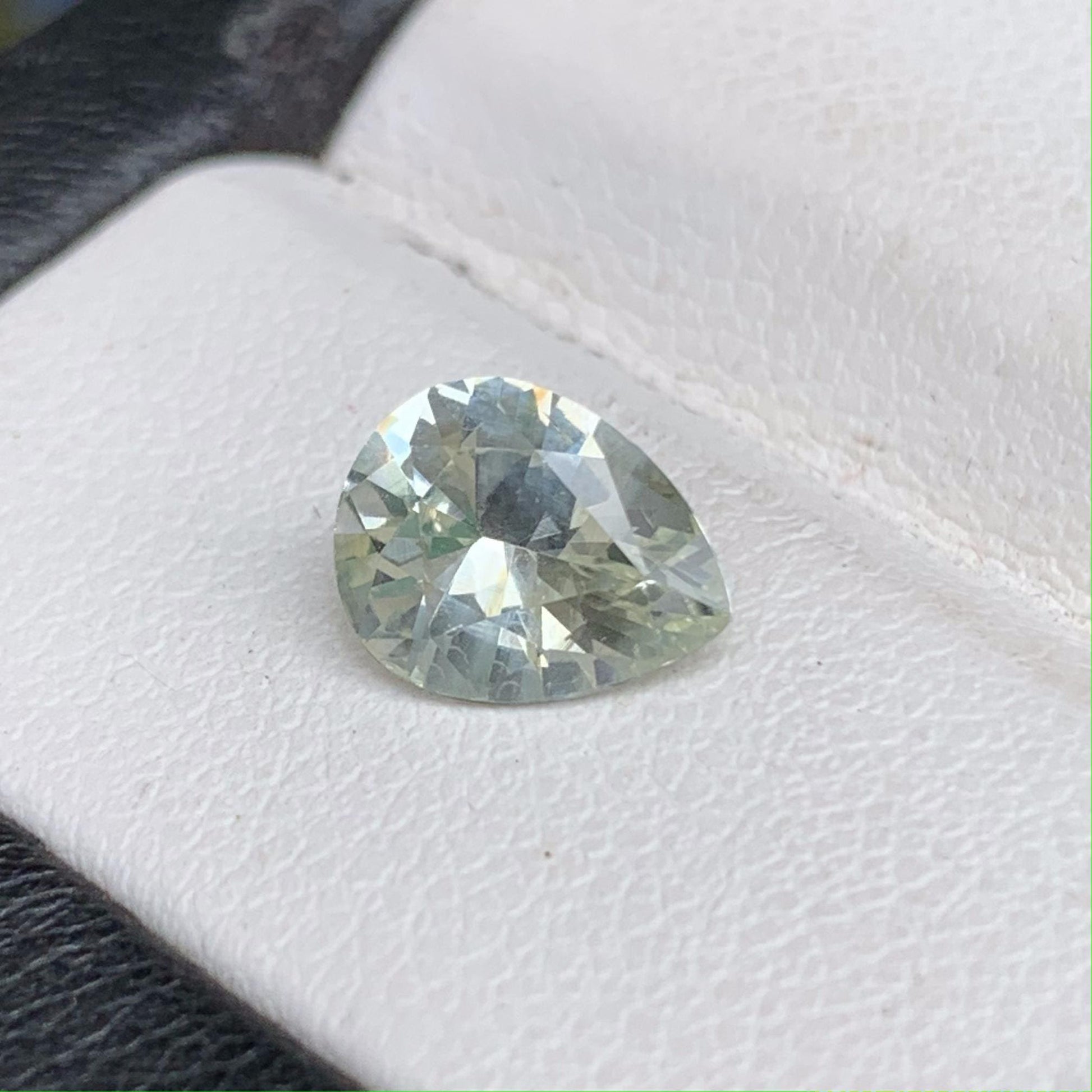 Natural Mint Green Sapphire 1.59ct (UH) - Baza Boutique
