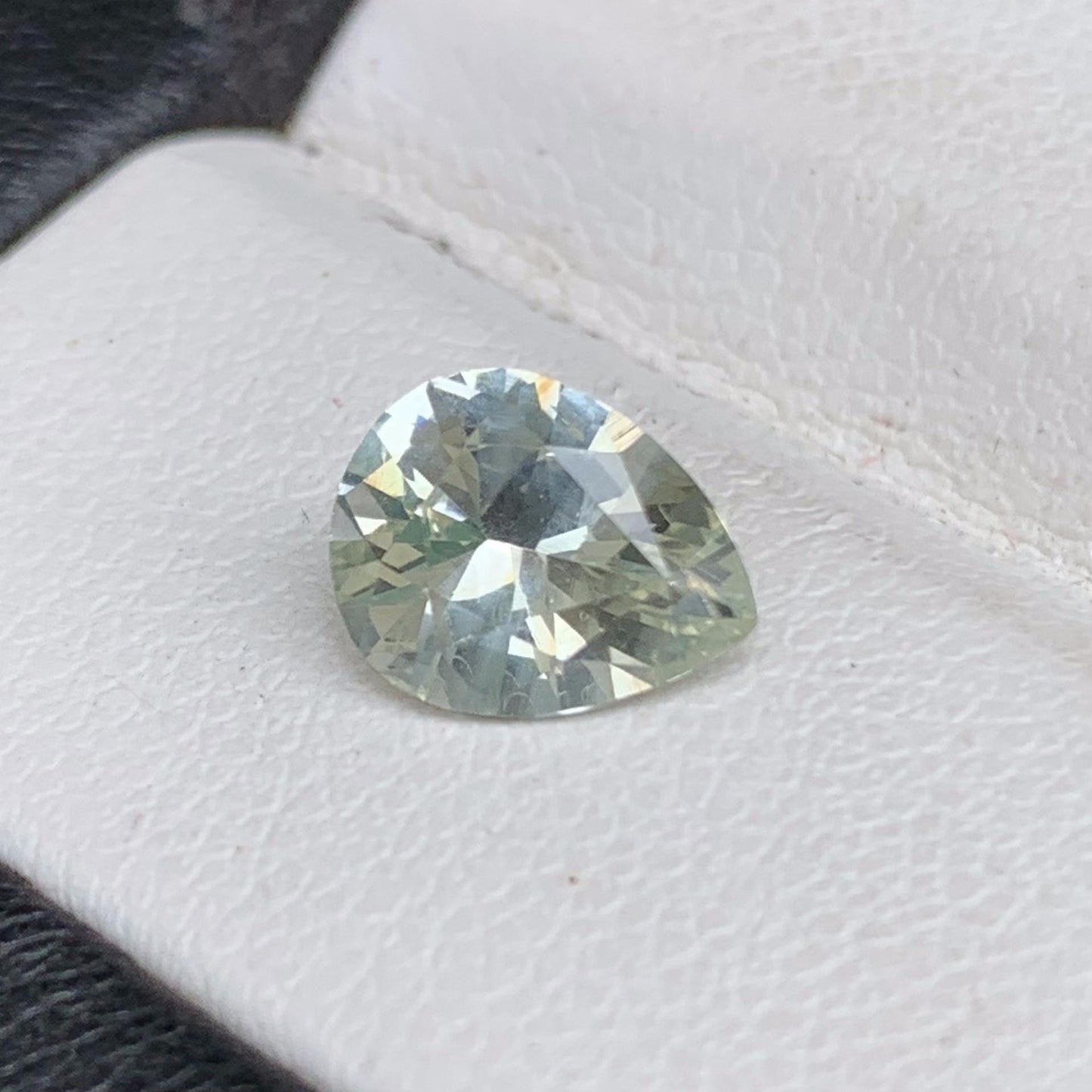 Natural Mint Green Sapphire 1.59ct (UH) - Baza Boutique