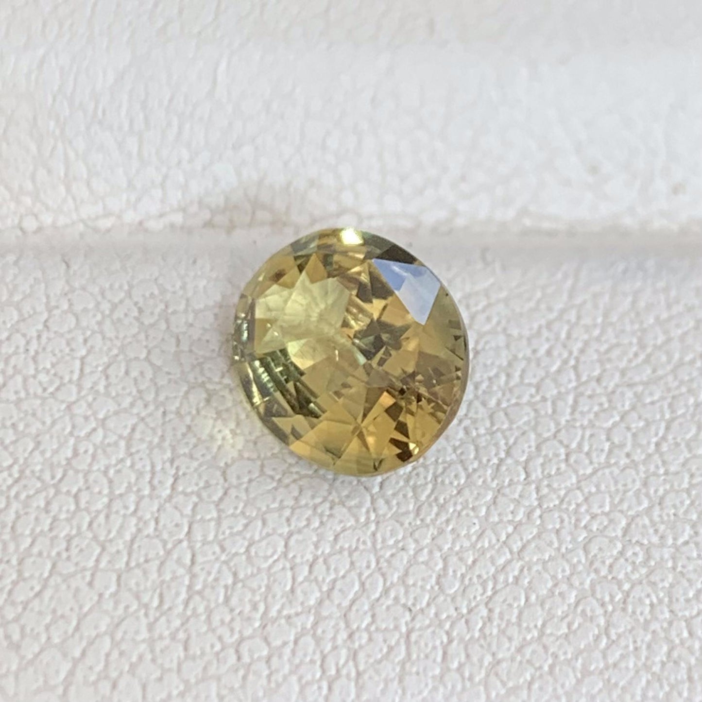 Natural Green Sapphire 1.48ct - (H) - Baza Boutique