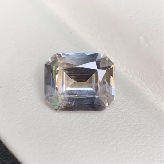 Natural Peach Sapphire 3.08ct - (H) - Baza Boutique