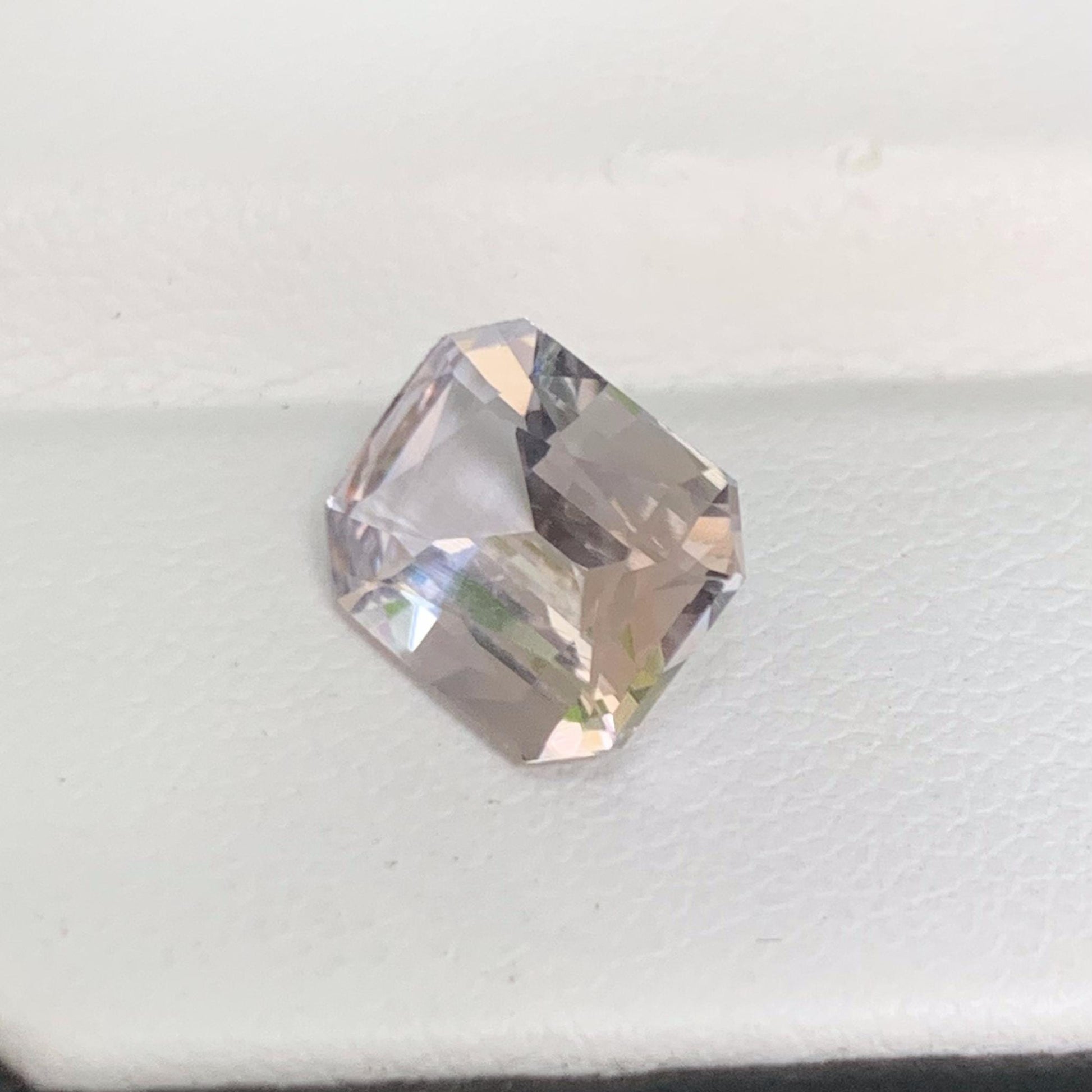 Natural Peach Sapphire 3.08ct - (H) - Baza Boutique