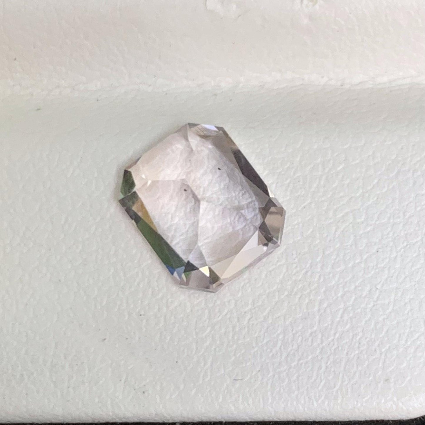 Natural Peach Sapphire 3.08ct - (H) - Baza Boutique