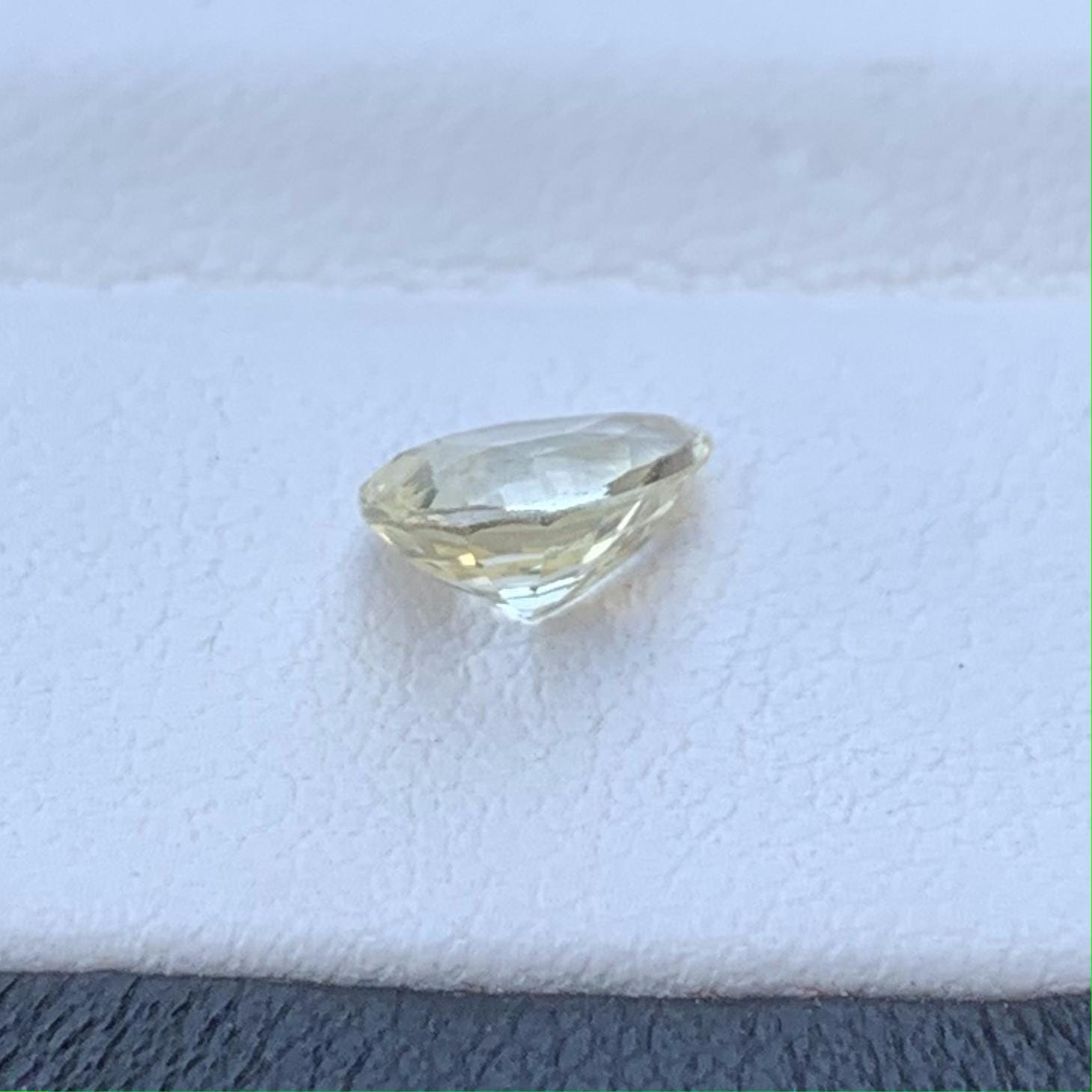 Natural Tiffany Yellow Sapphire 1.34ct - (H) - Baza Boutique