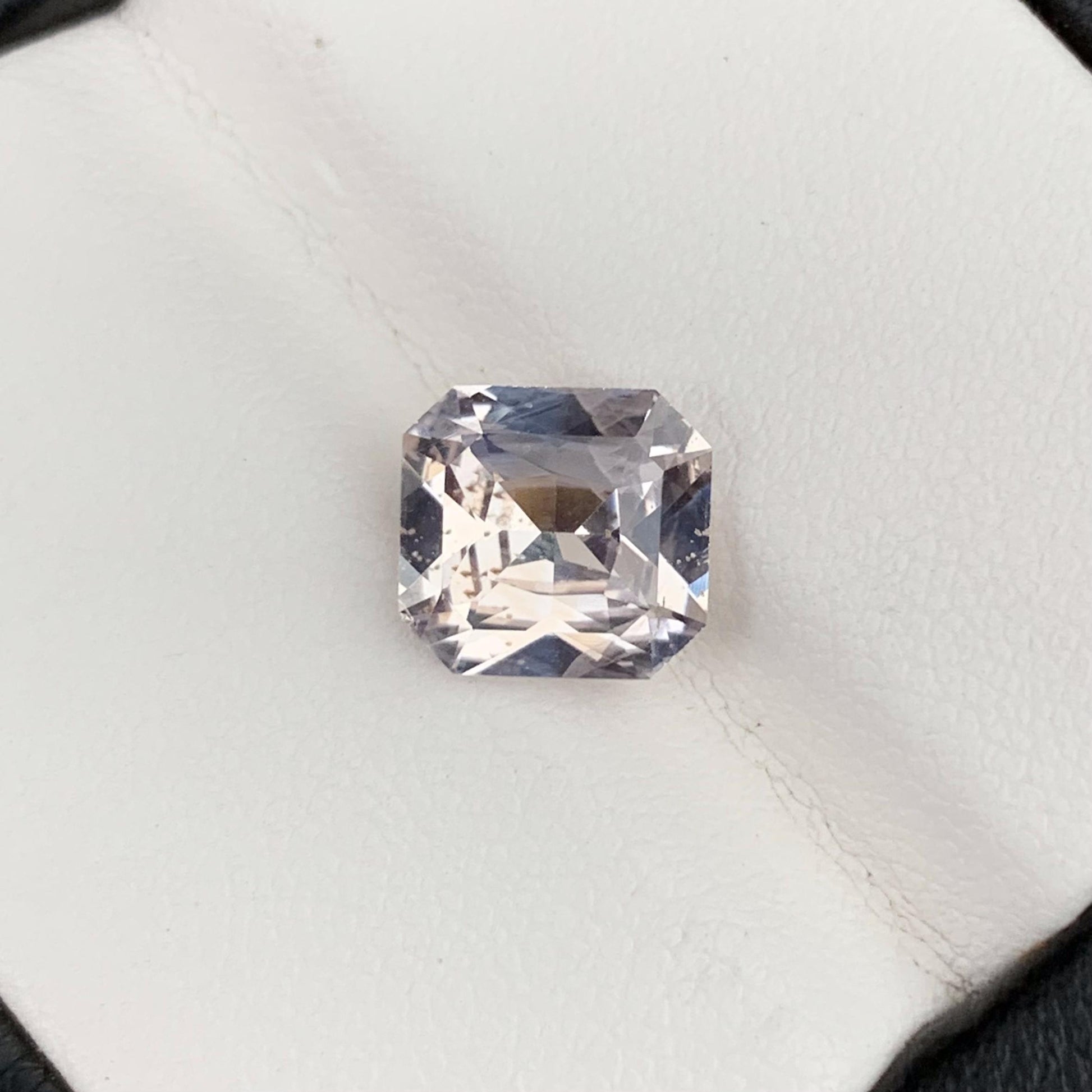 Natural Peach Sapphire 3.27ct - (H) - Baza Boutique