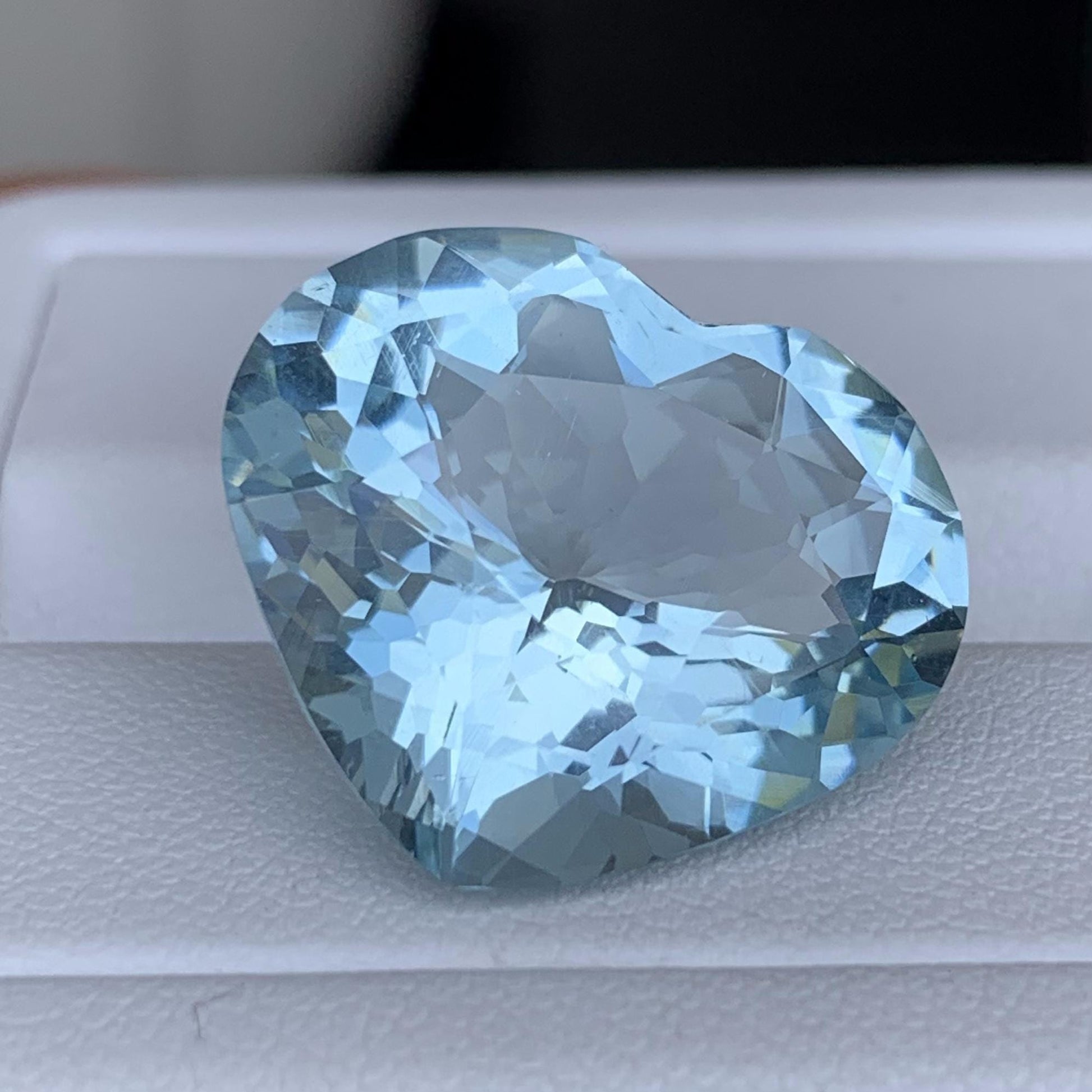 Natural 19.04 Carat Aquamarine Heart Shaped Gemstone from Ceylon - (UH) - Baza Boutique