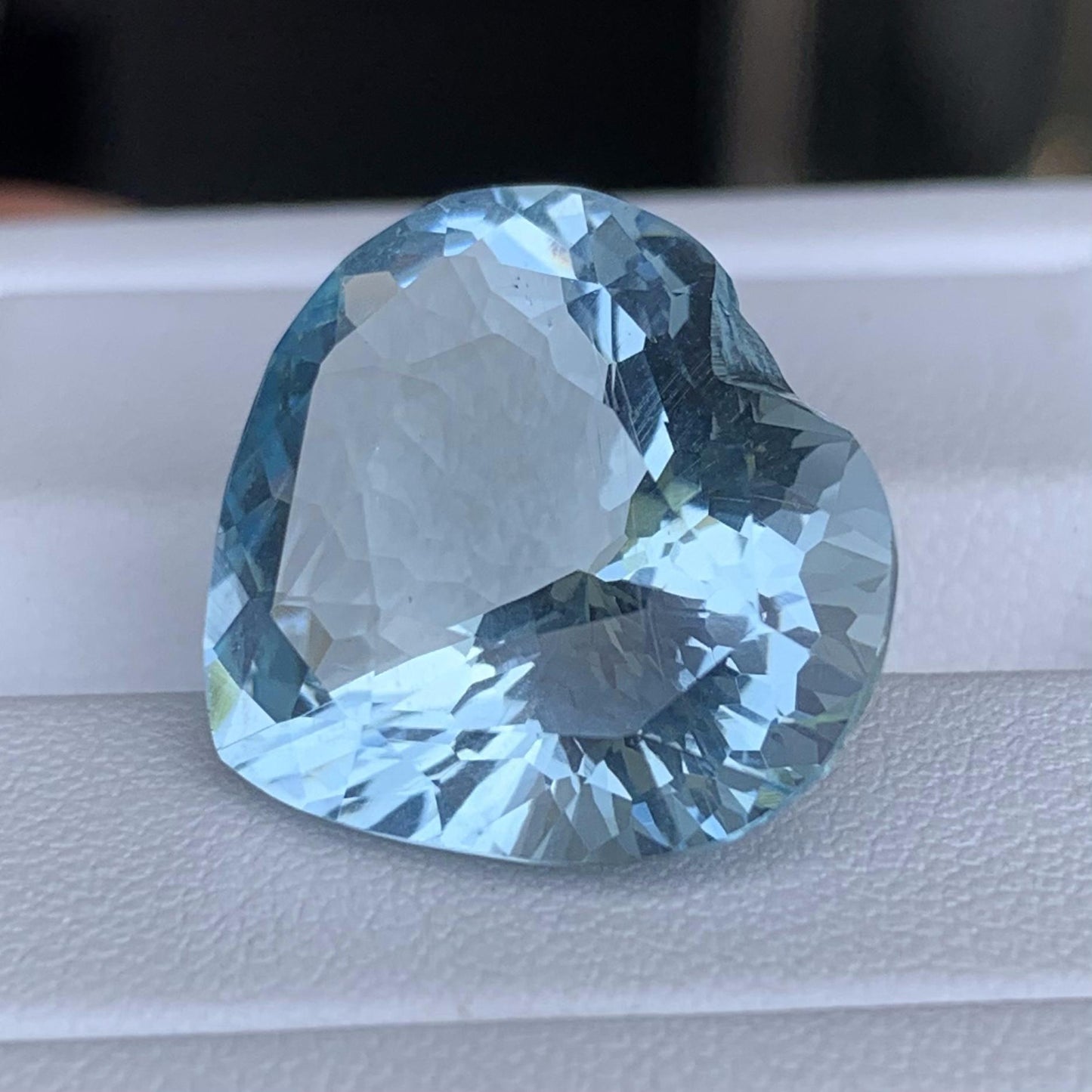 Natural 19.04 Carat Aquamarine Heart Shaped Gemstone from Ceylon - (UH) - Baza Boutique