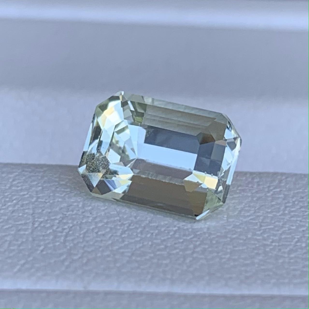 Natural Chrysoberyl 2.62ct - (UH) - Baza Boutique