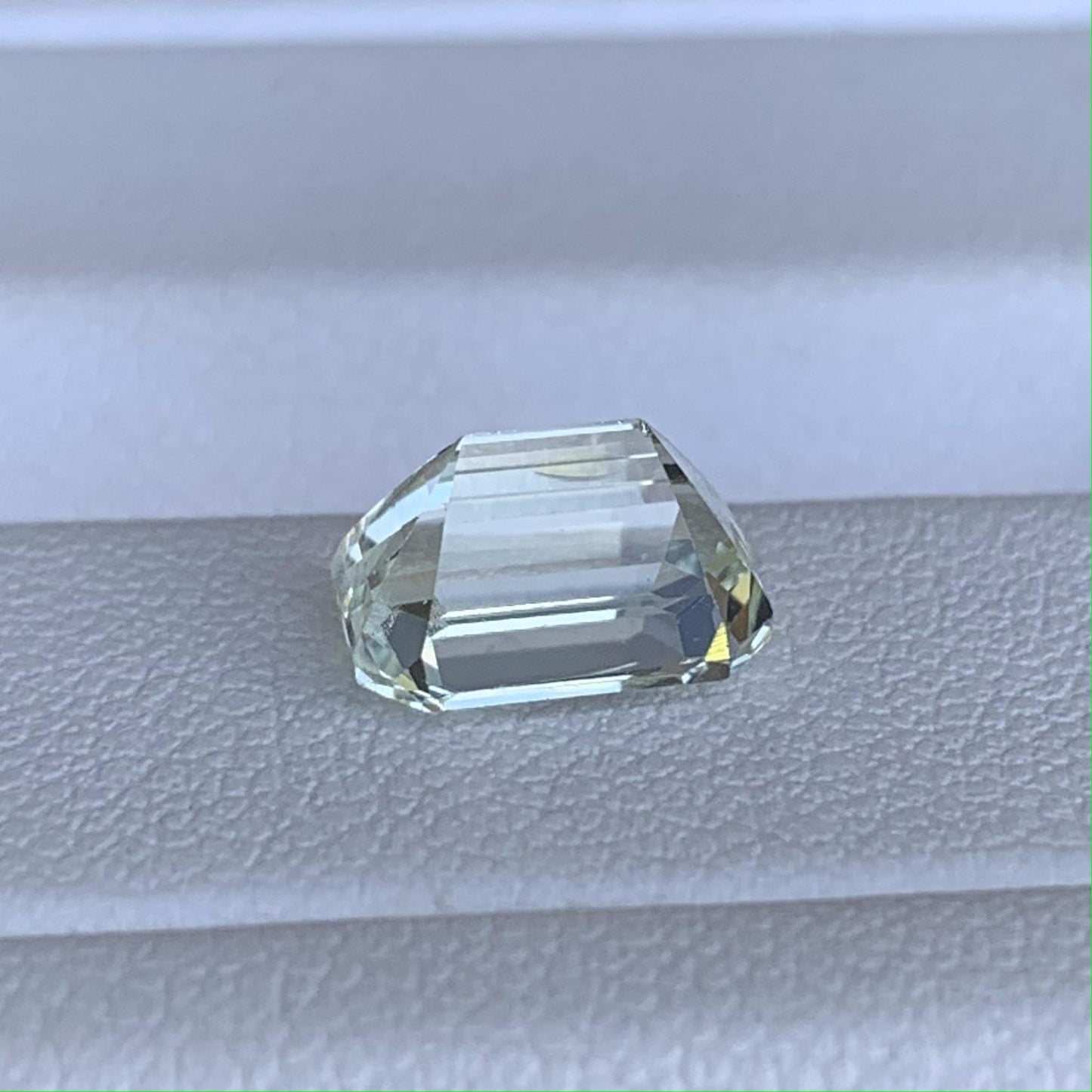 Natural Chrysoberyl 2.62ct - (UH) - Baza Boutique