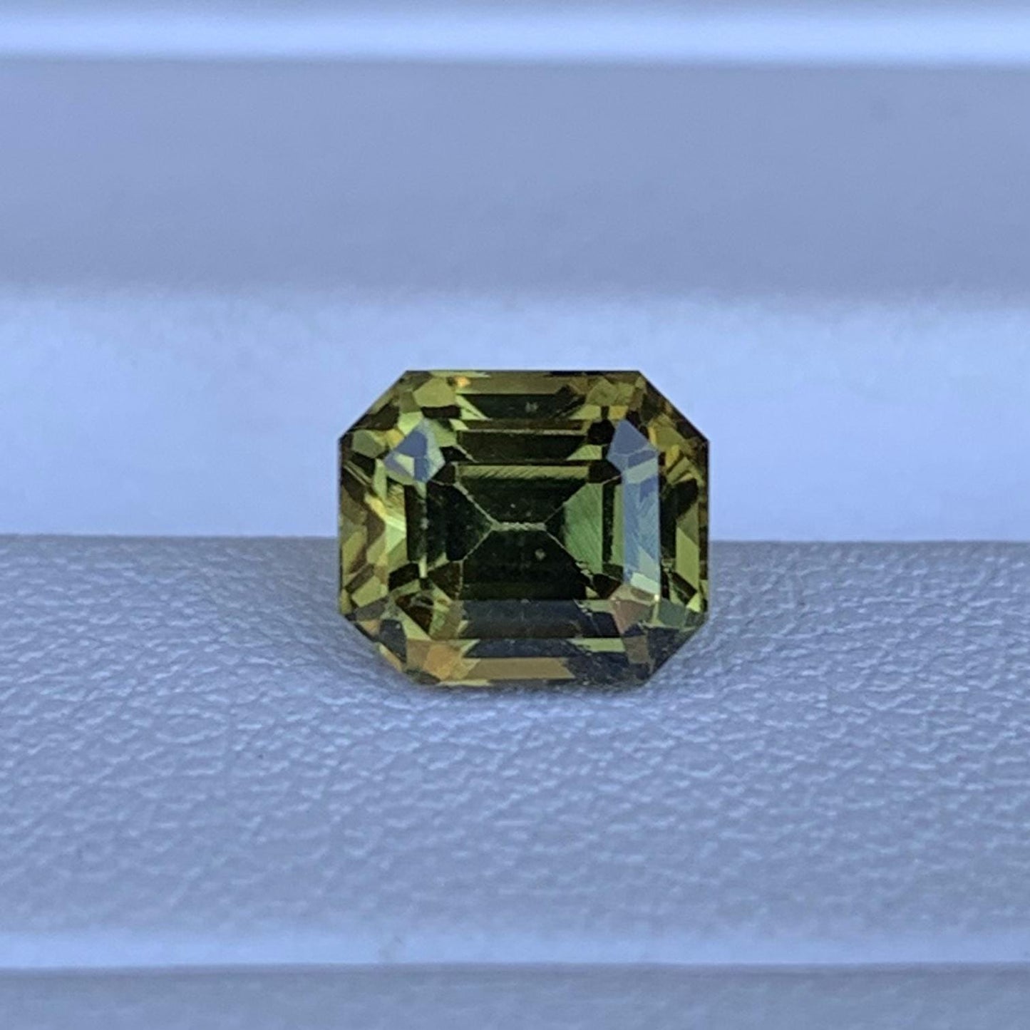 Lemon Green Chrysoberyl 1.96ct - (UH)