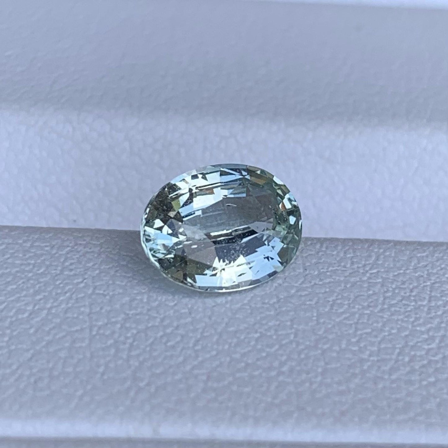 Mint Green Sapphire 1.68ct (UH) - Baza Boutique