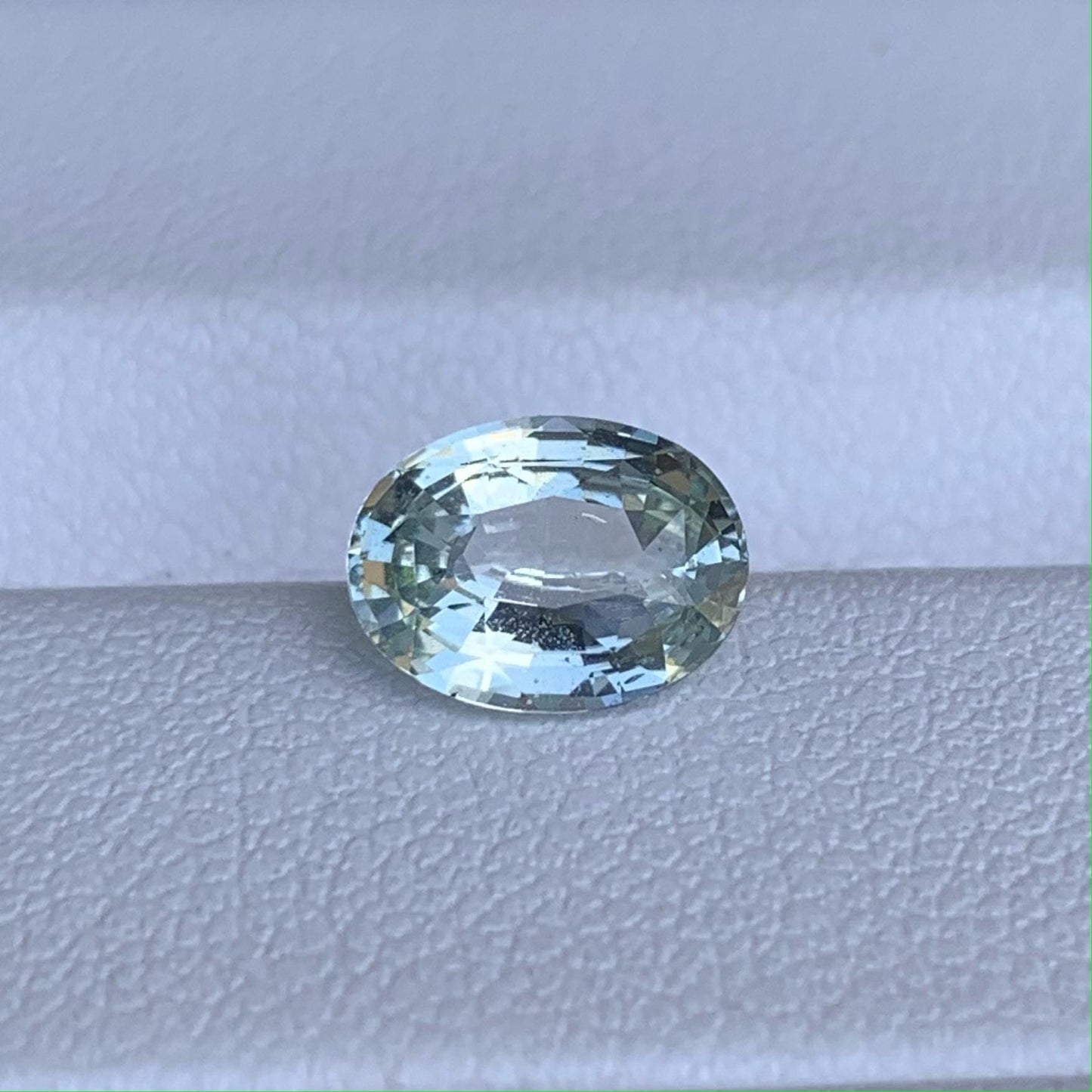 Mint Green Sapphire 1.68ct (UH) - Baza Boutique