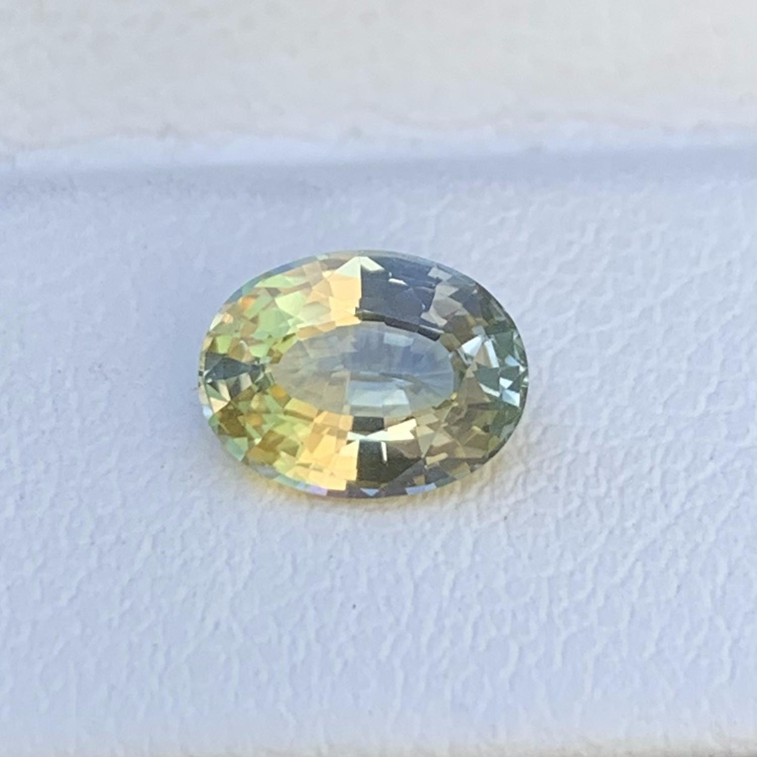 Green-Yellow Bi Color Sapphire 1.22ct - (H) - Baza Boutique