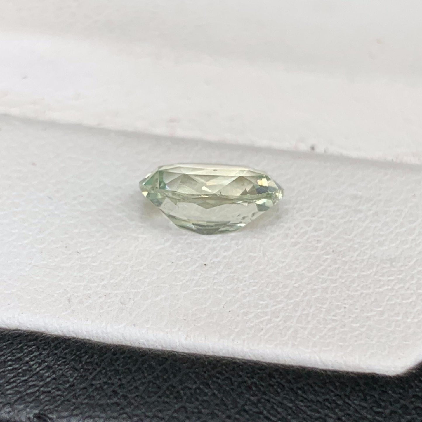 Natural Lemon Green Sapphire 2.01ct (H) - Baza Boutique