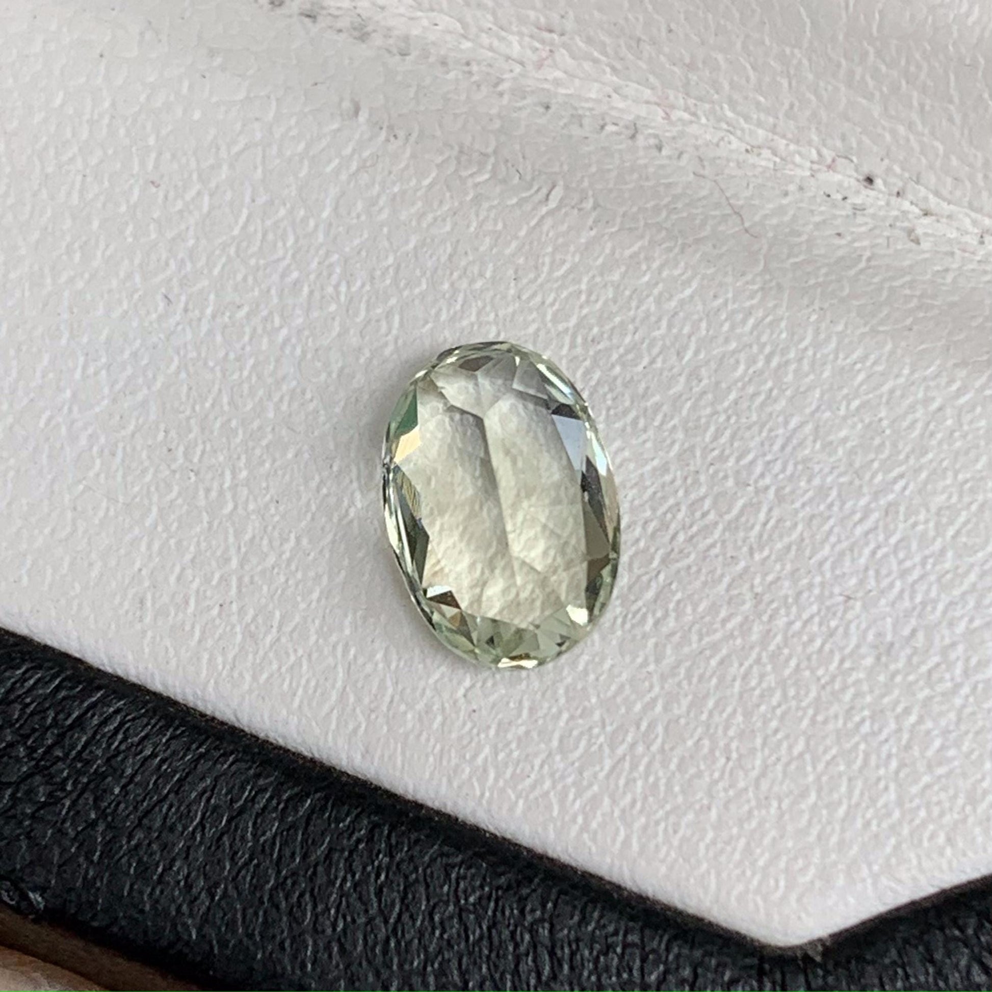 Natural Lemon Green Sapphire 2.01ct (H) - Baza Boutique