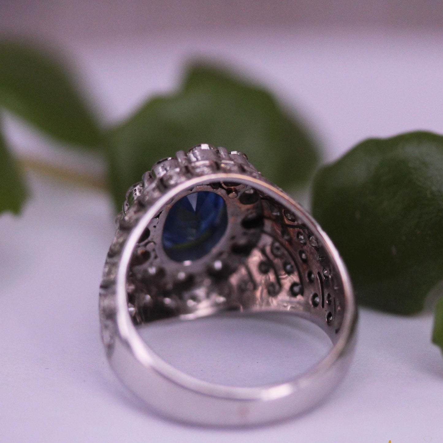 Cornflower Blue Sapphire 4.28ct Ring with Natural Diamonds in White Gold